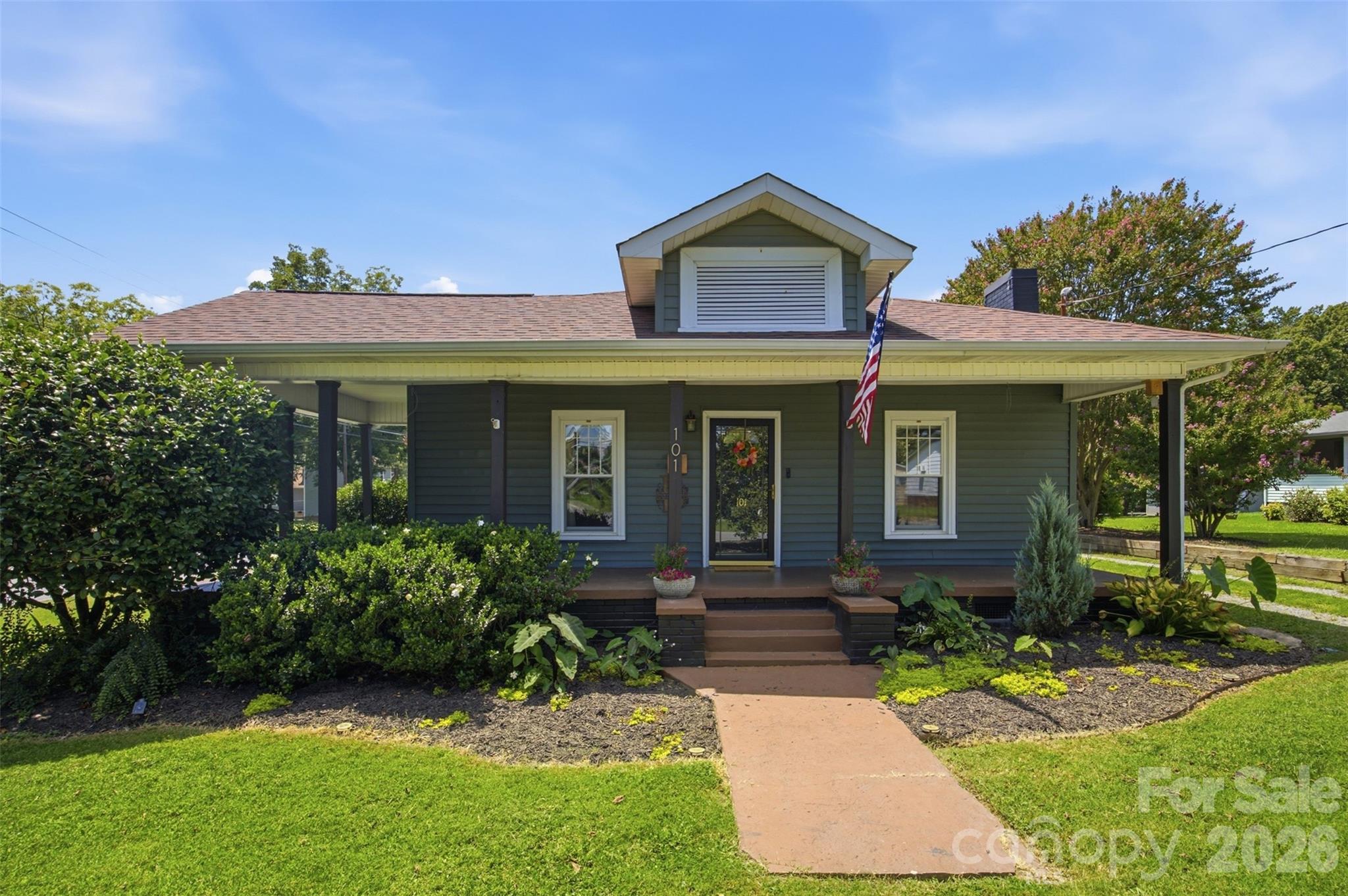 101 Sunset Drive — photo