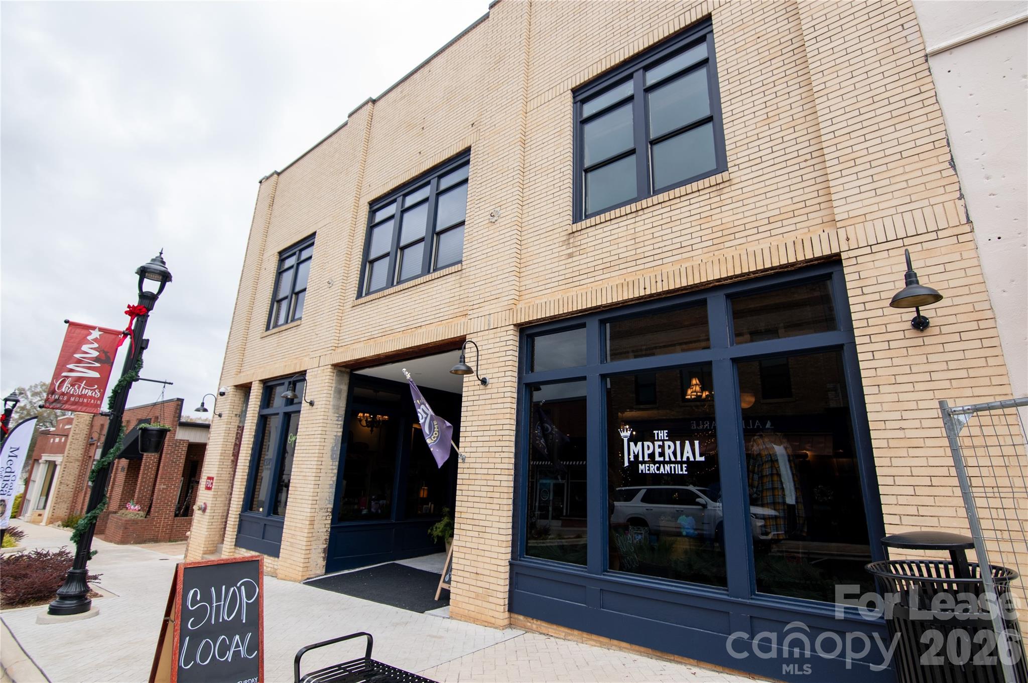 140 W Mountain Street 200 — photo