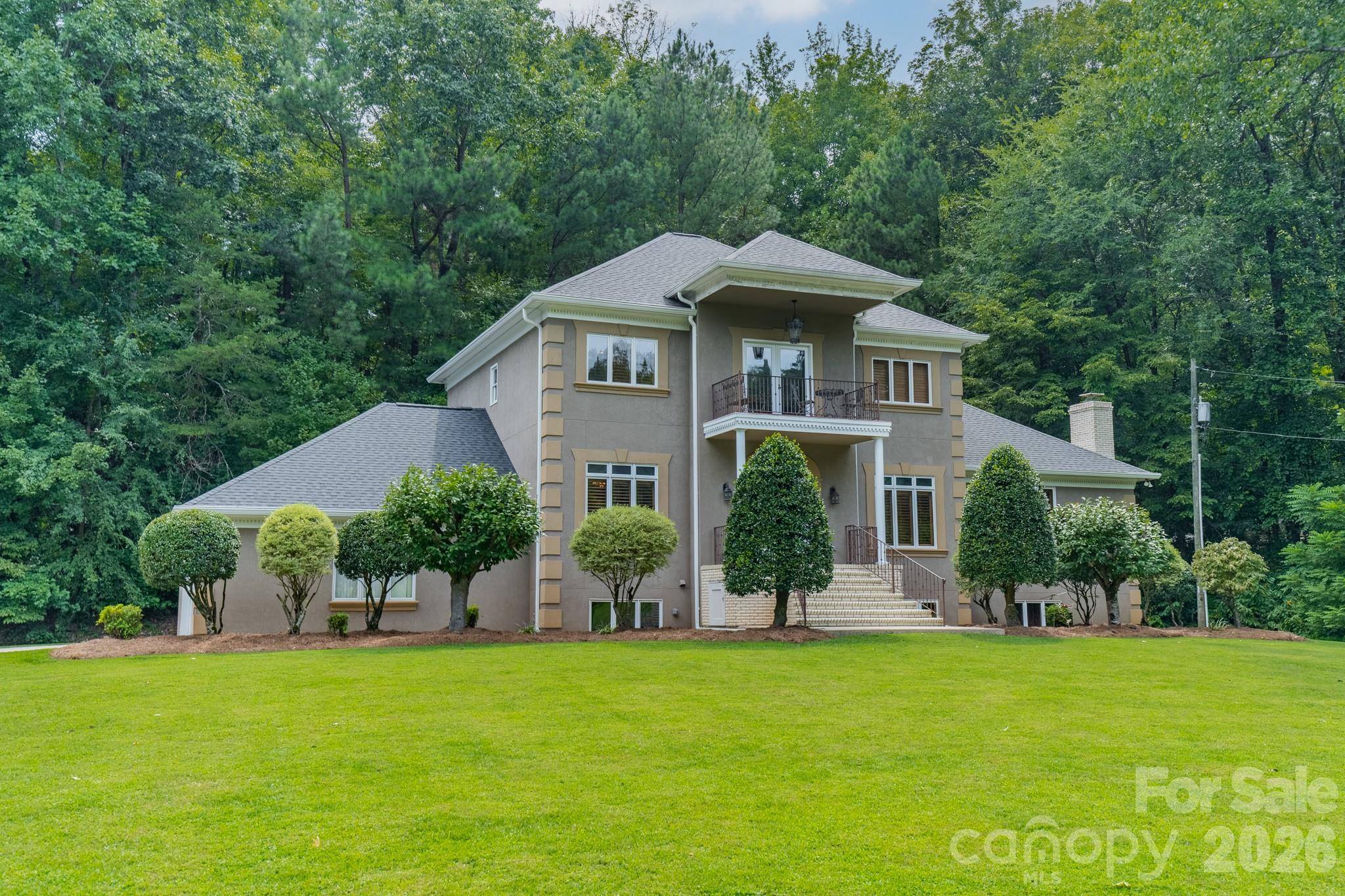 624 Springbrook Avenue NE — photo