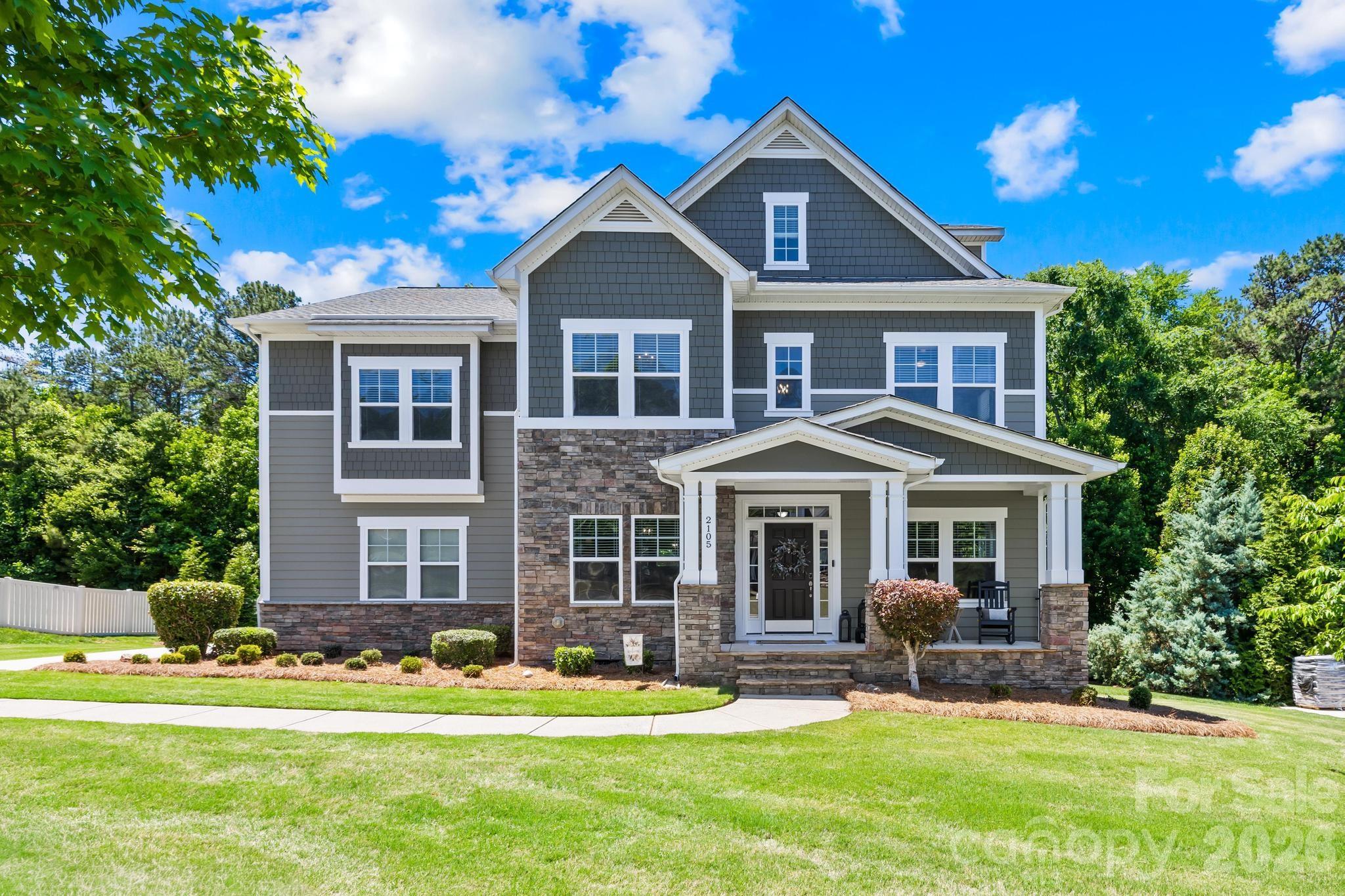 2105 Madeira Circle — photo