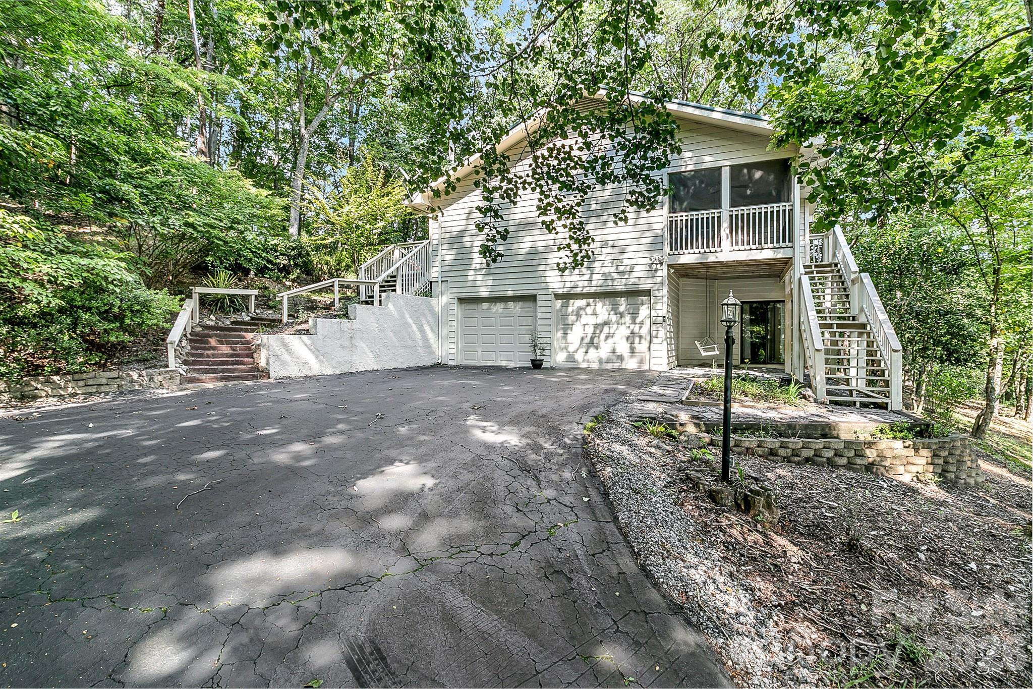 129 Melrose Court — photo