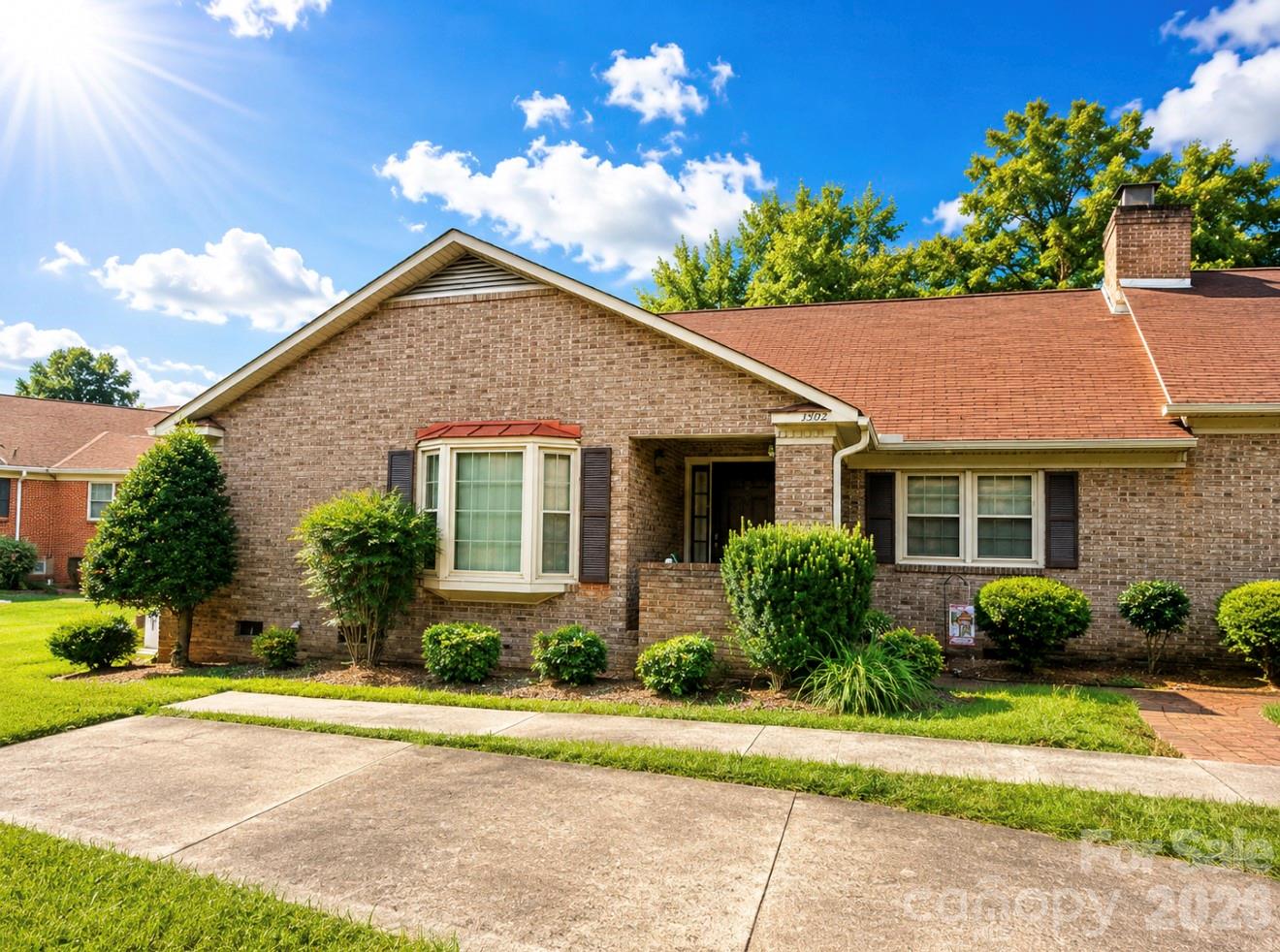 1302 Ravenwood Court — photo