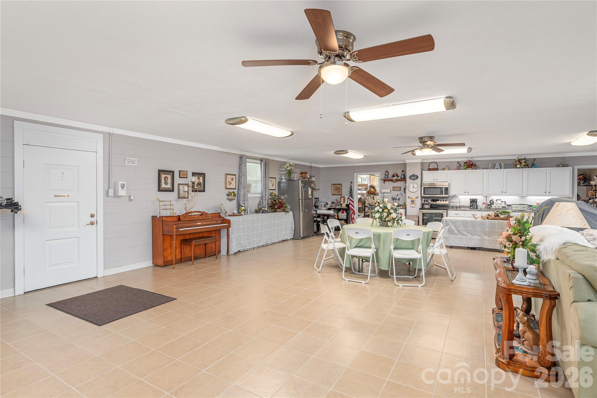 702 Love Joy Road — photo