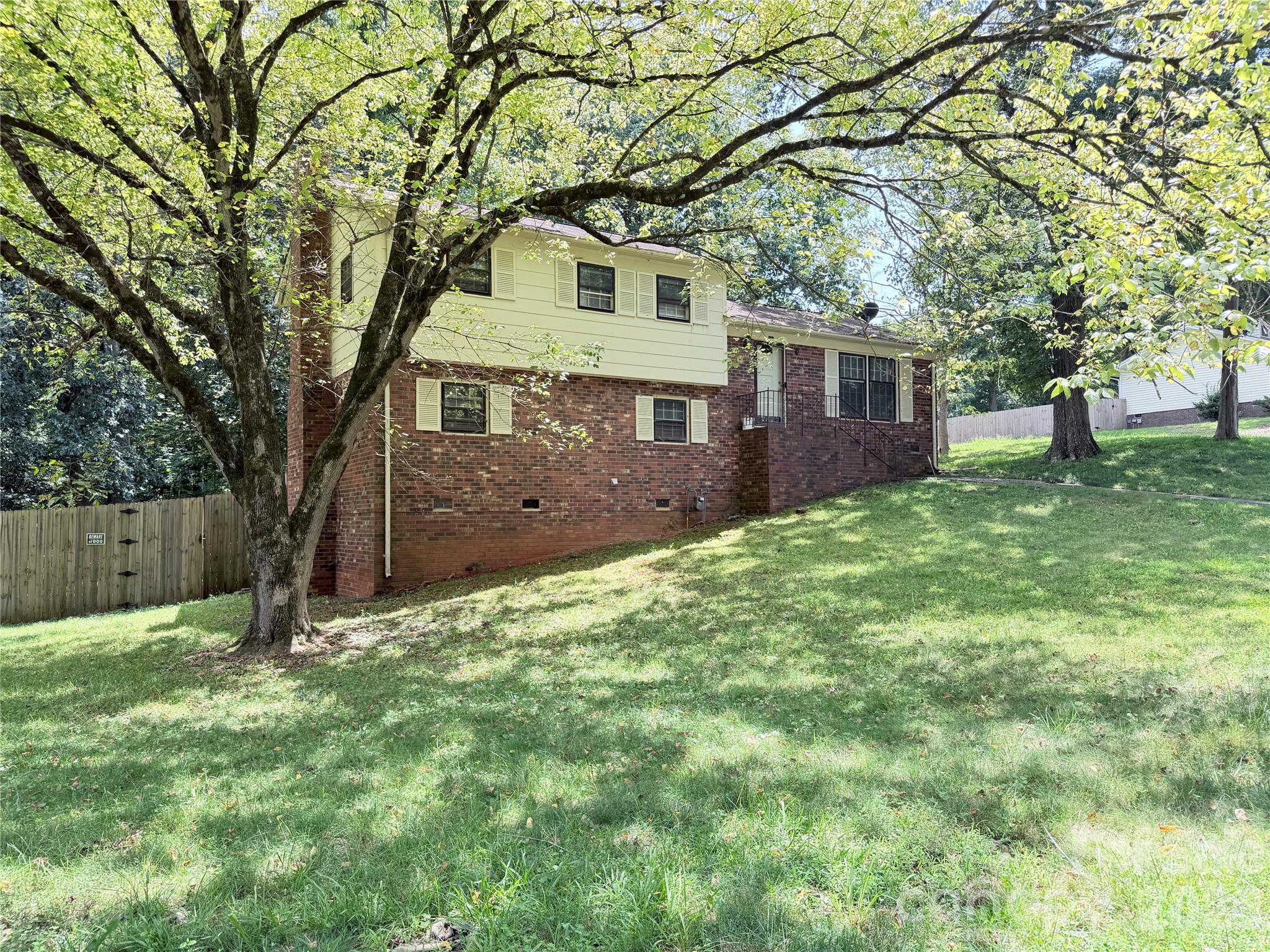 931 Pineborough Road — photo