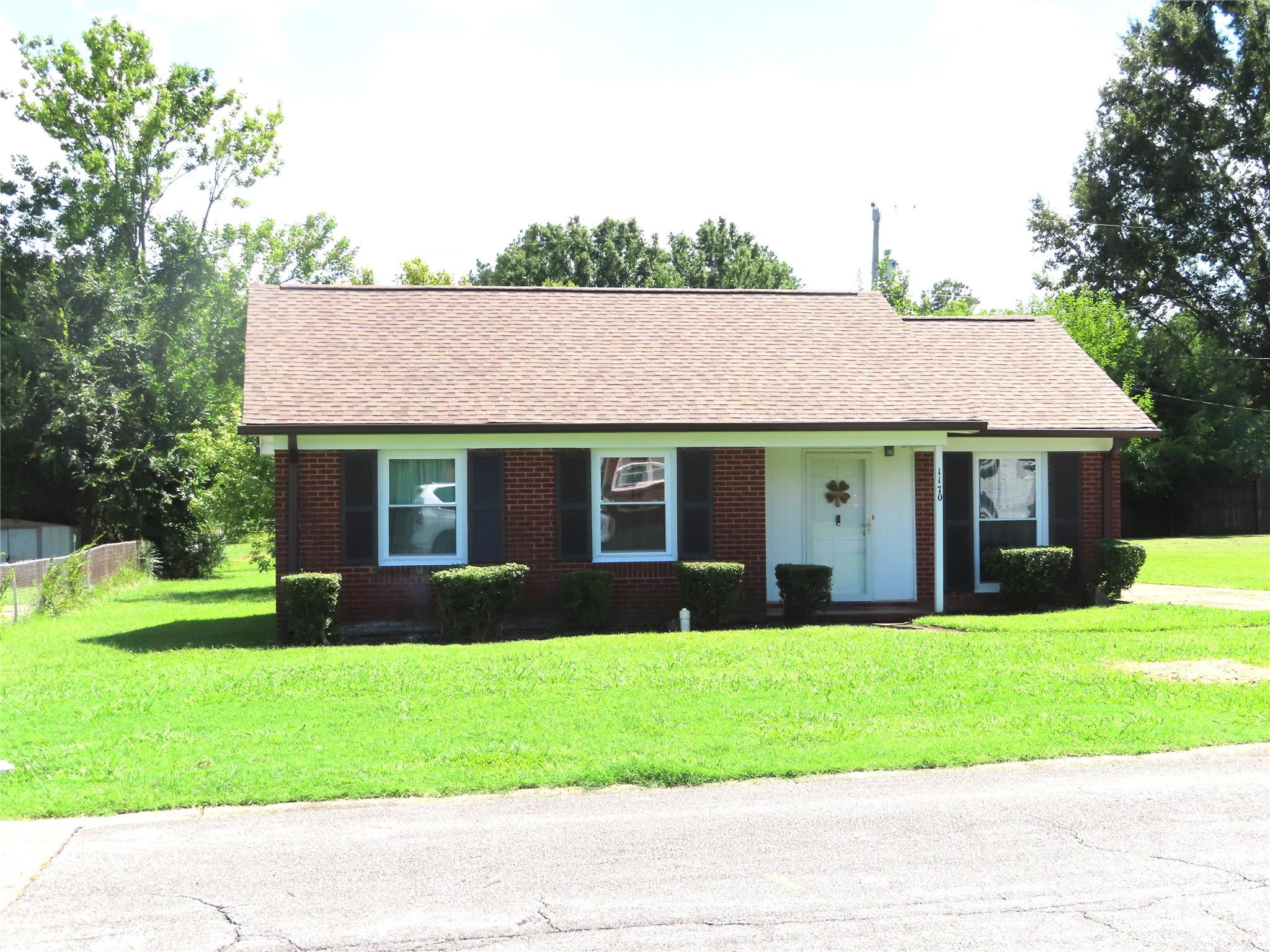 1170 Parkmont Lane — photo