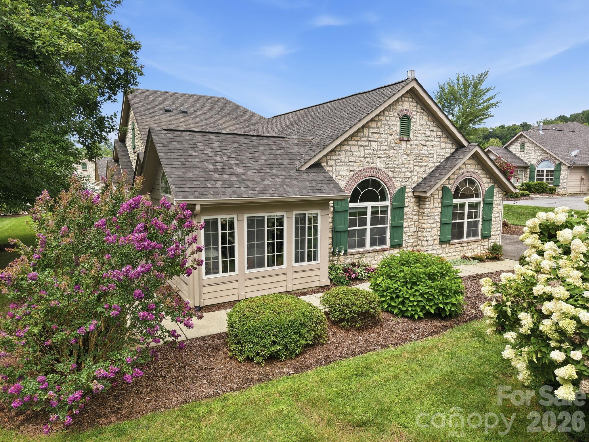 100 Mountain Meadow Circle — photo