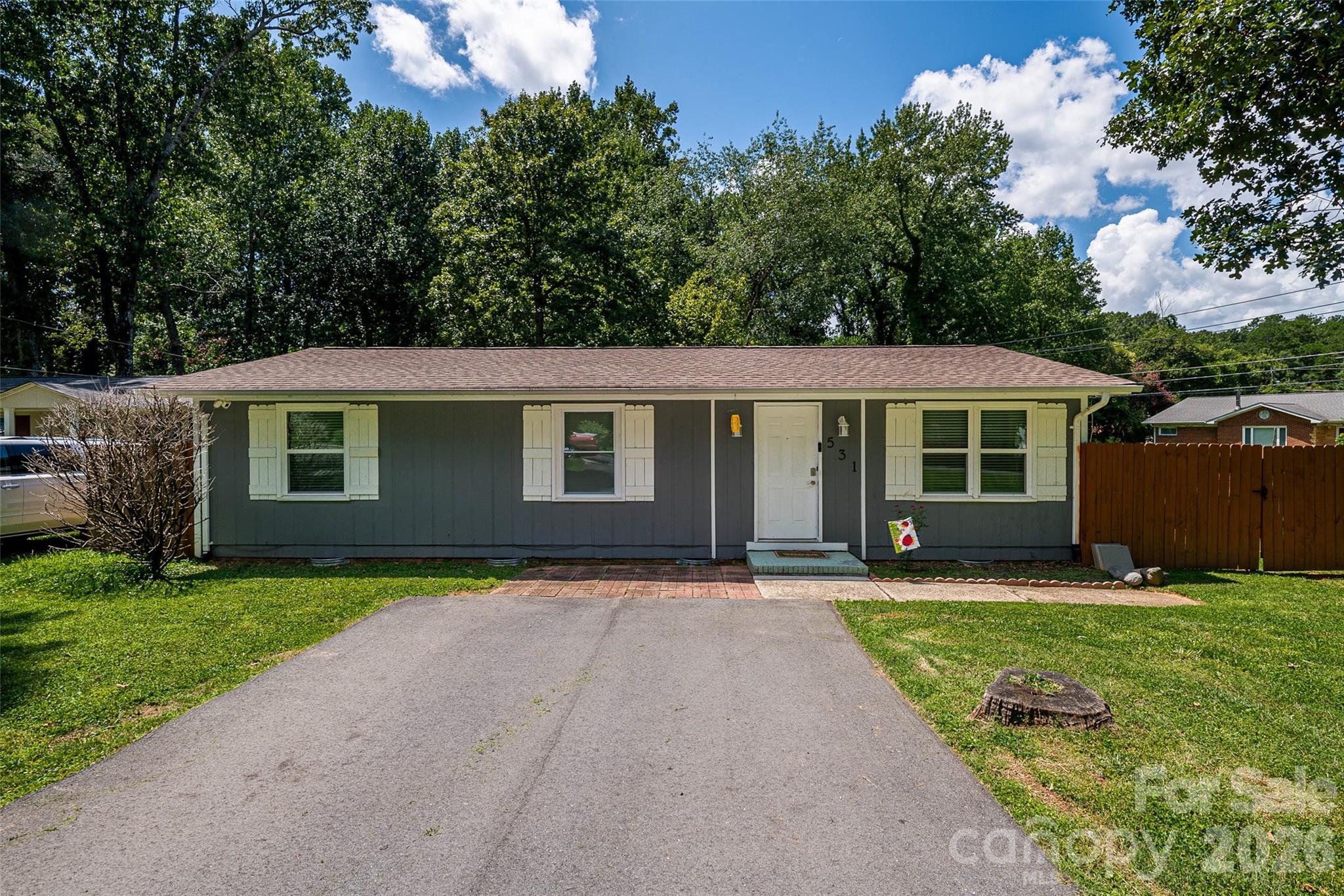 531 Stilwell Oaks Circle — photo
