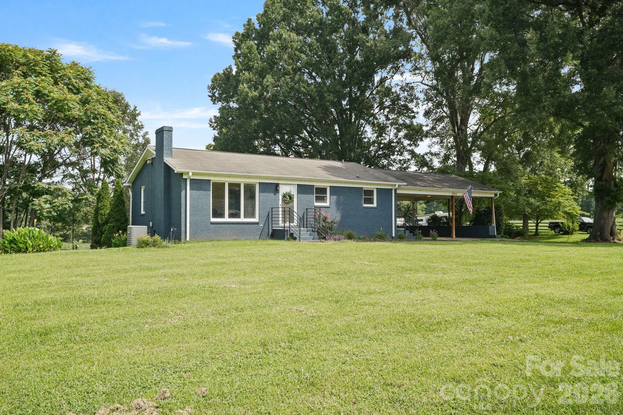 6268 Long Island Road — photo