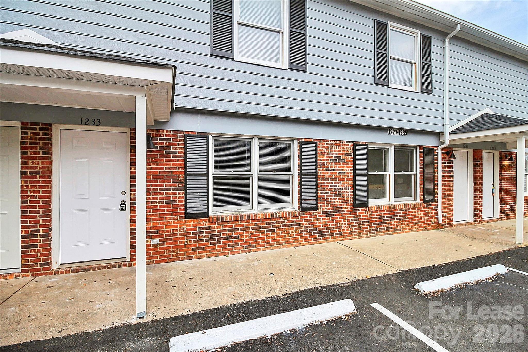 1233 Anderson Street — photo