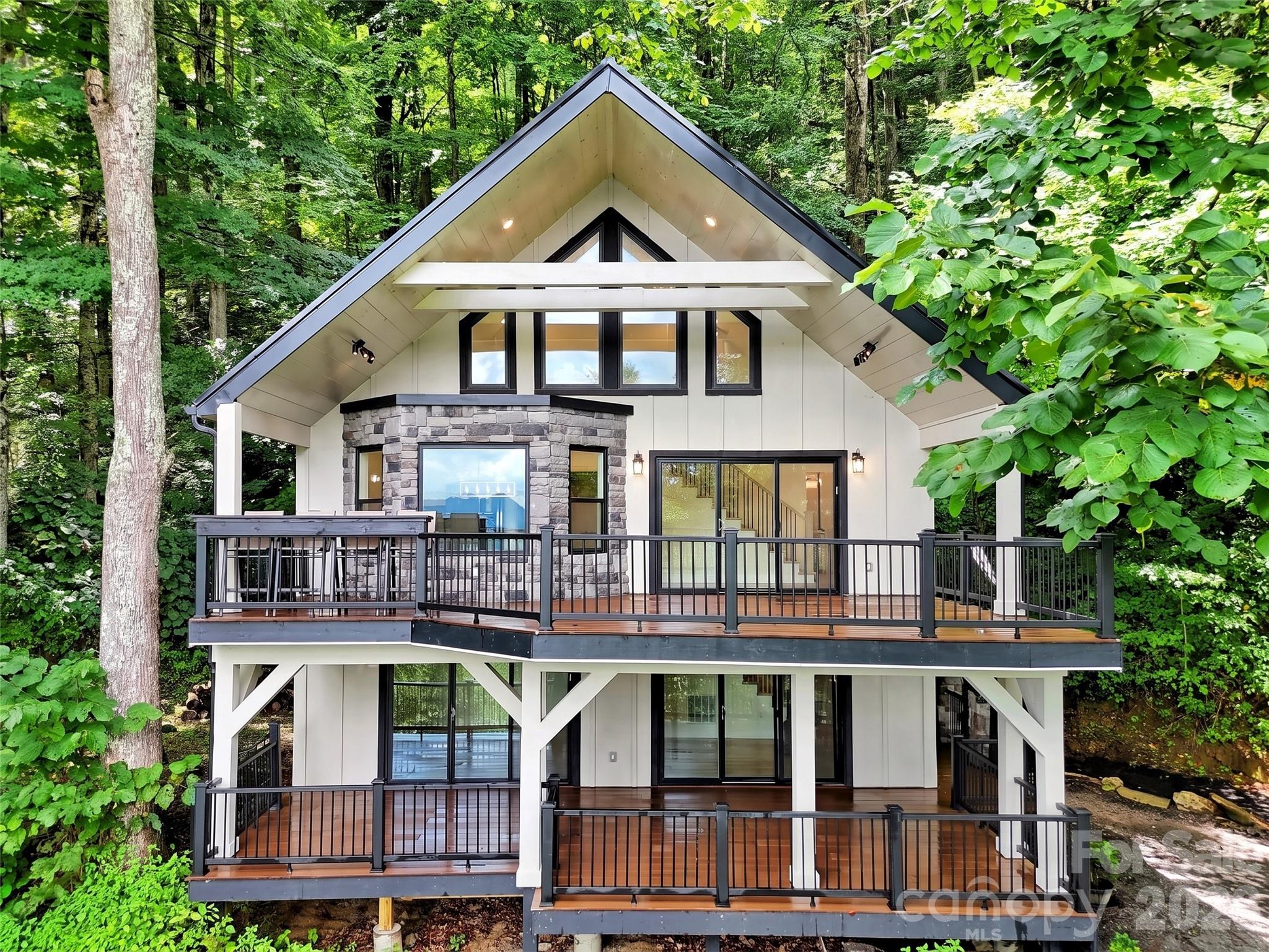 1551 Apple Creek Road — photo