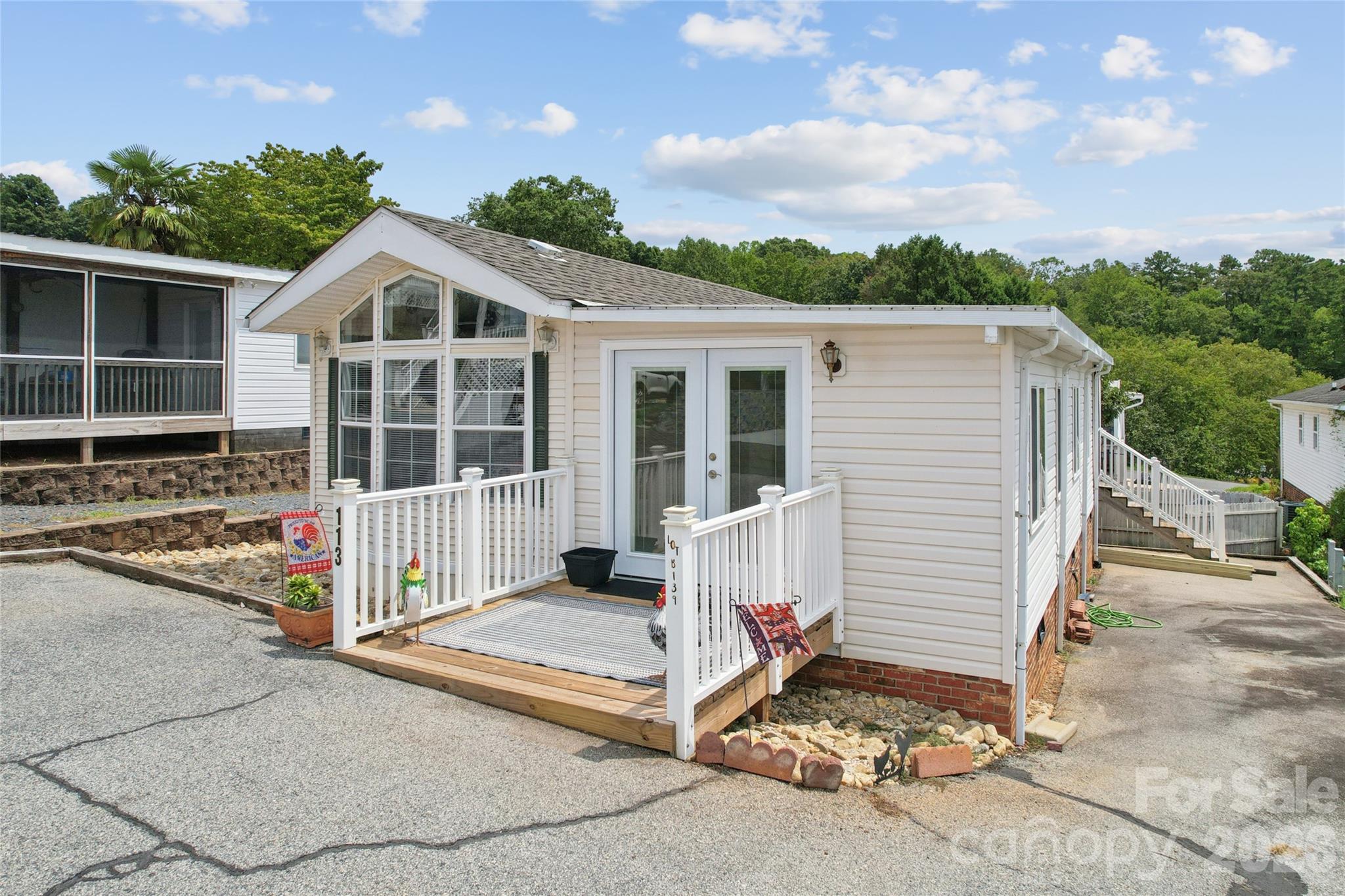113 Dare Lane — photo
