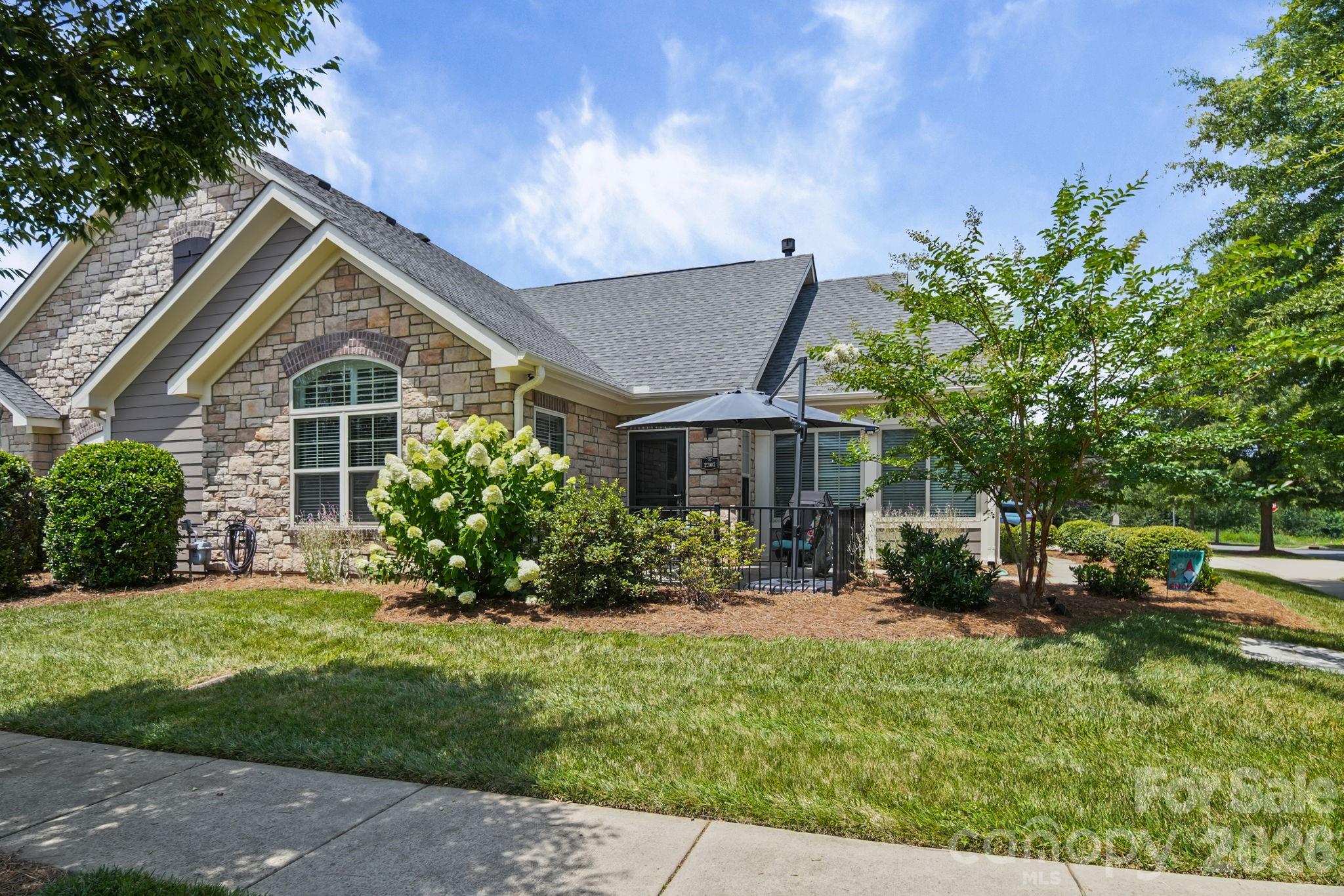 2307 Villa Oaks Court — photo