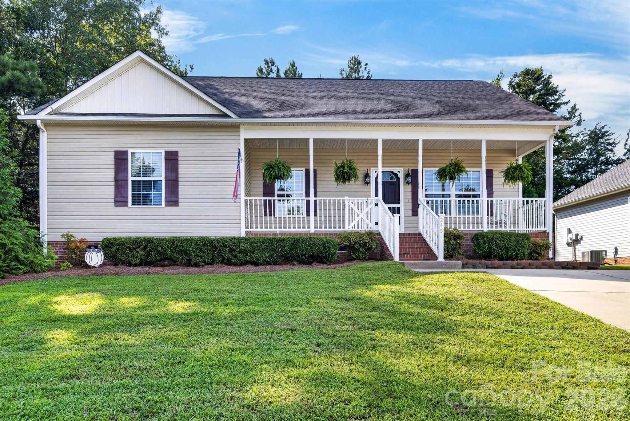 245 Eagle Creek Road — photo