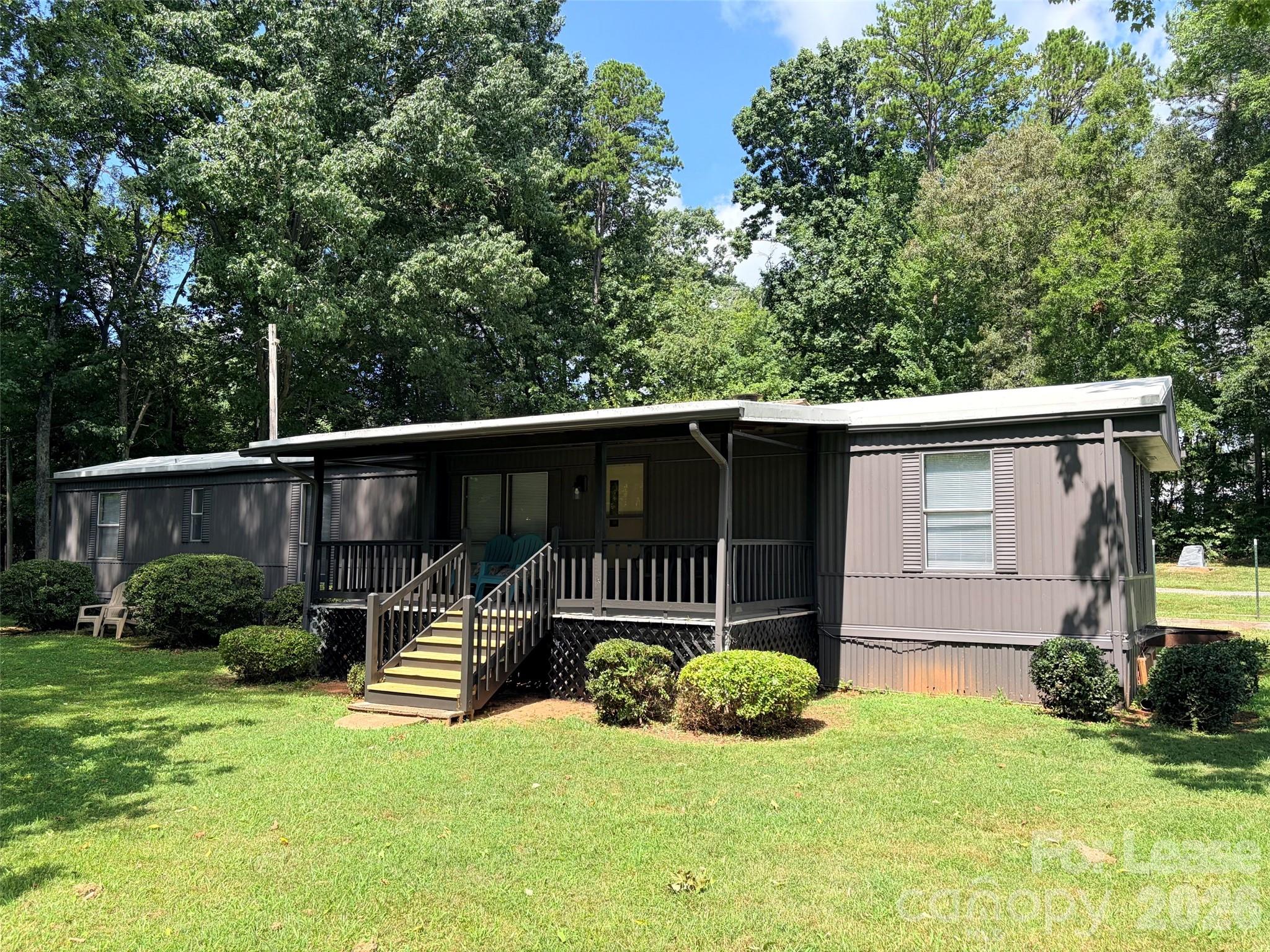 8112 Blackwood Road — photo