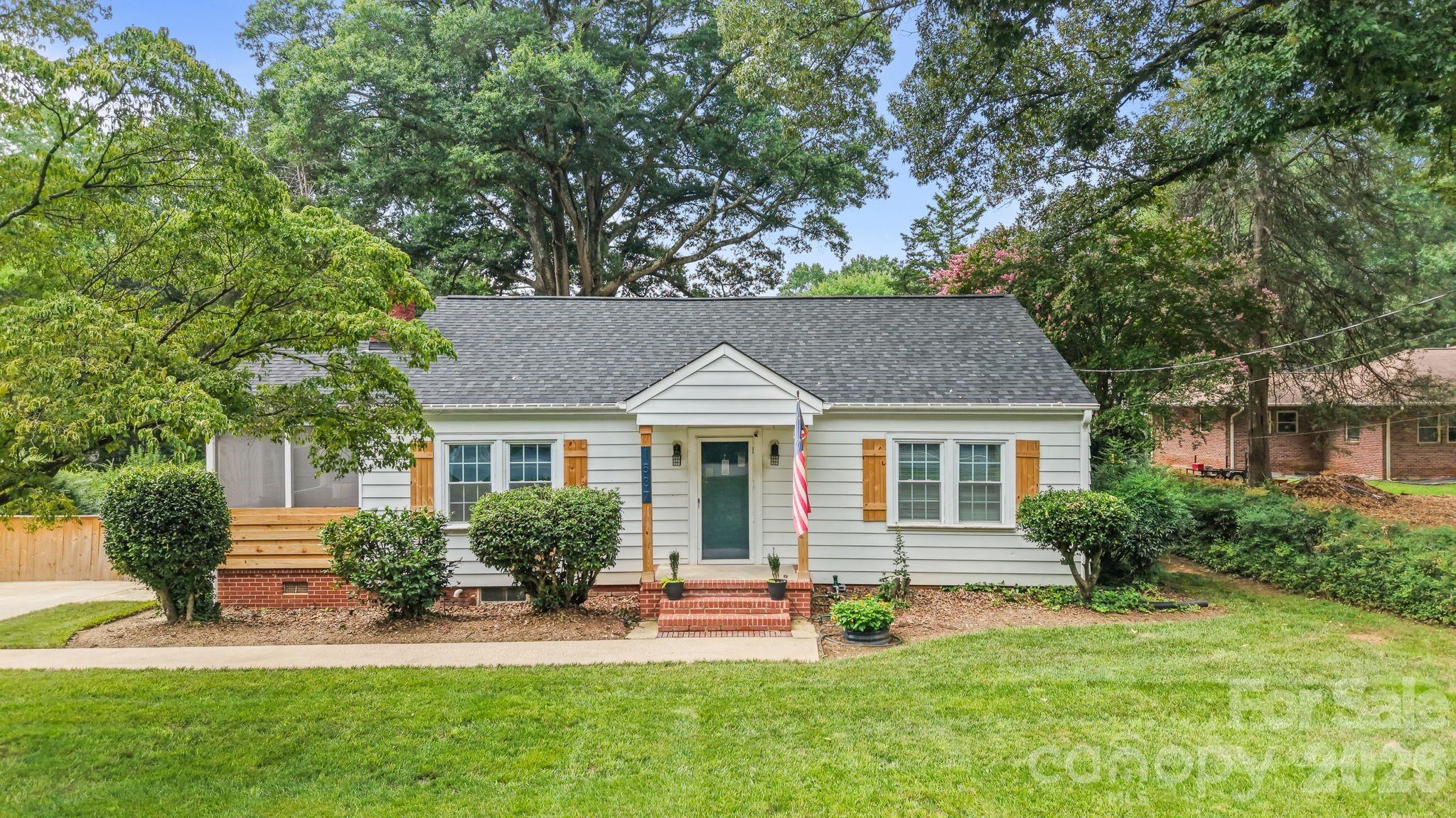 1537 S New Hope Road — photo