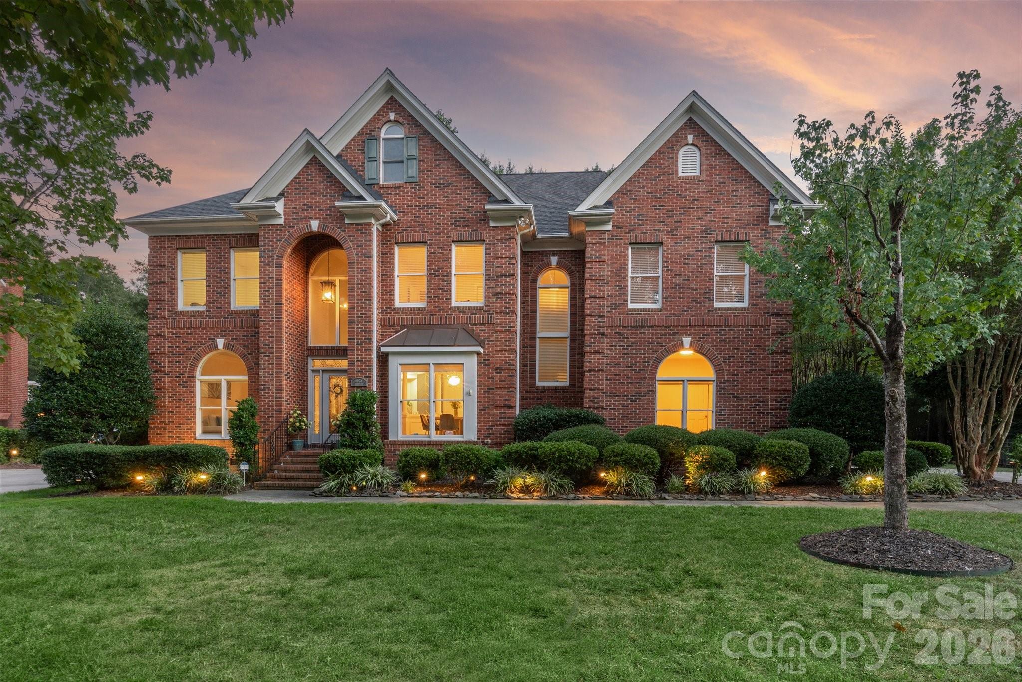 6605 Saunton Court — photo