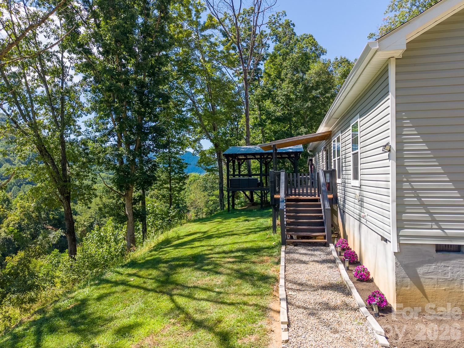 207 LITTLE HORSE RD — photo 2