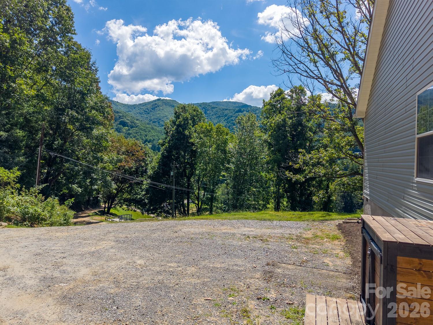 207 LITTLE HORSE RD — photo 3