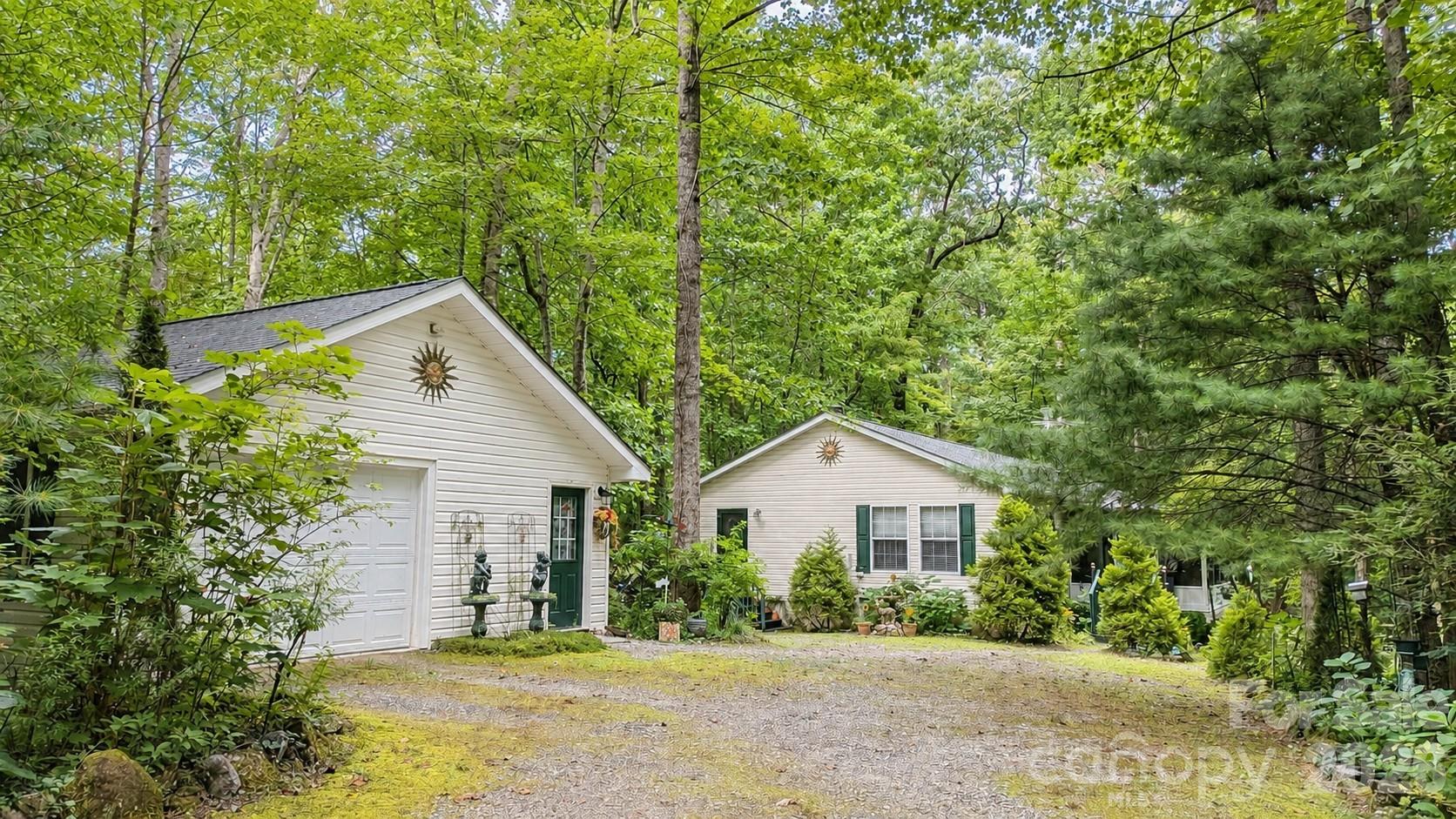 253 Royalwood Drive — photo
