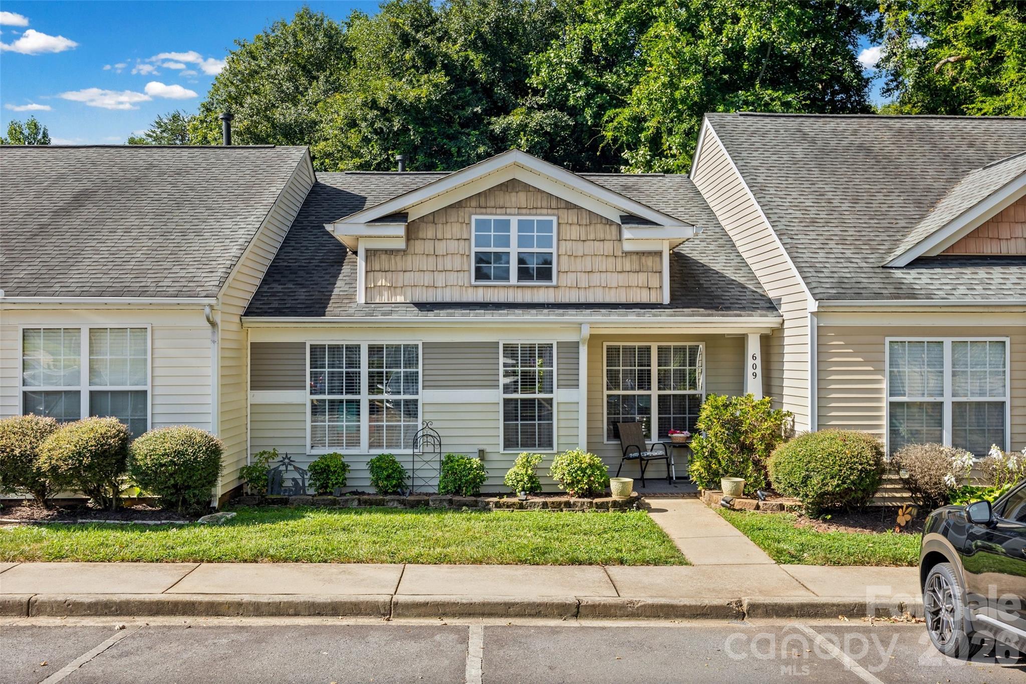 609 Gable Drive — photo