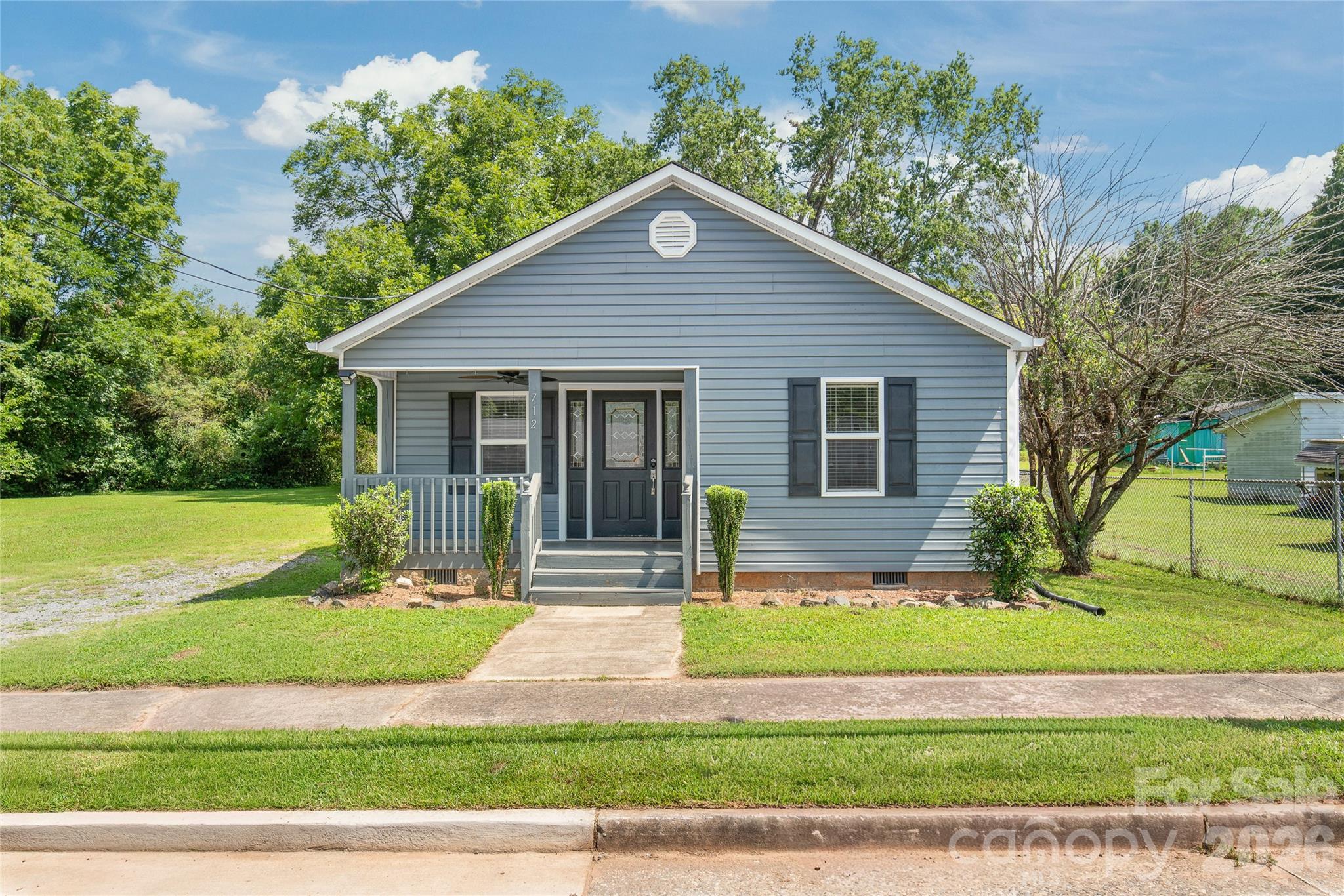 712 Cauthen Street — photo