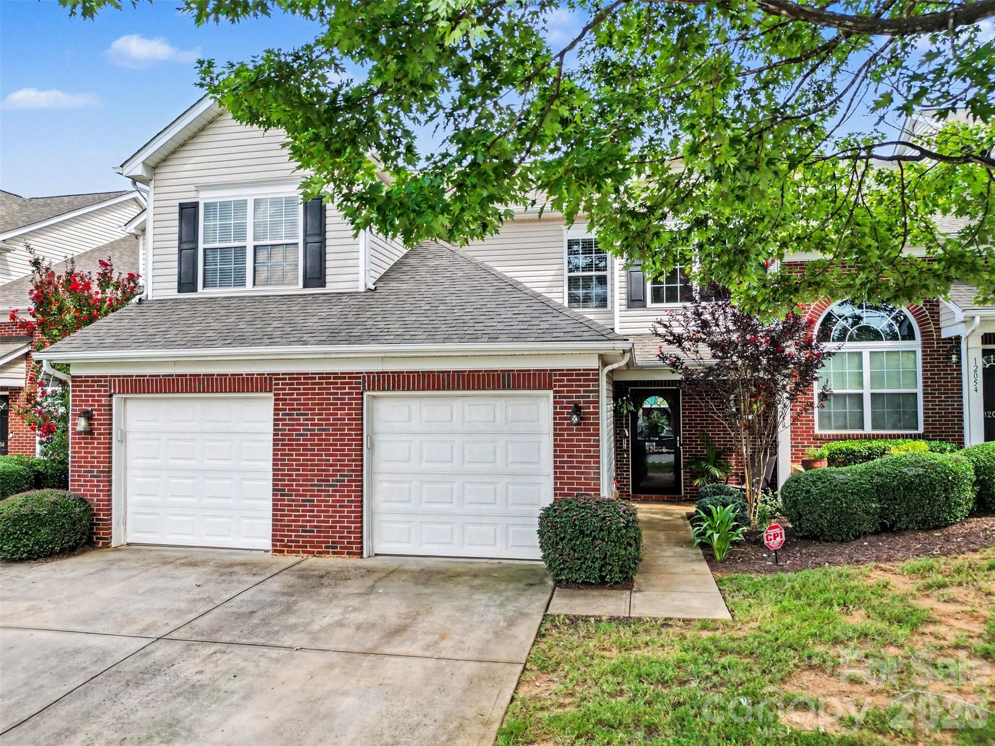 12058 Stratfield Place Circle — photo