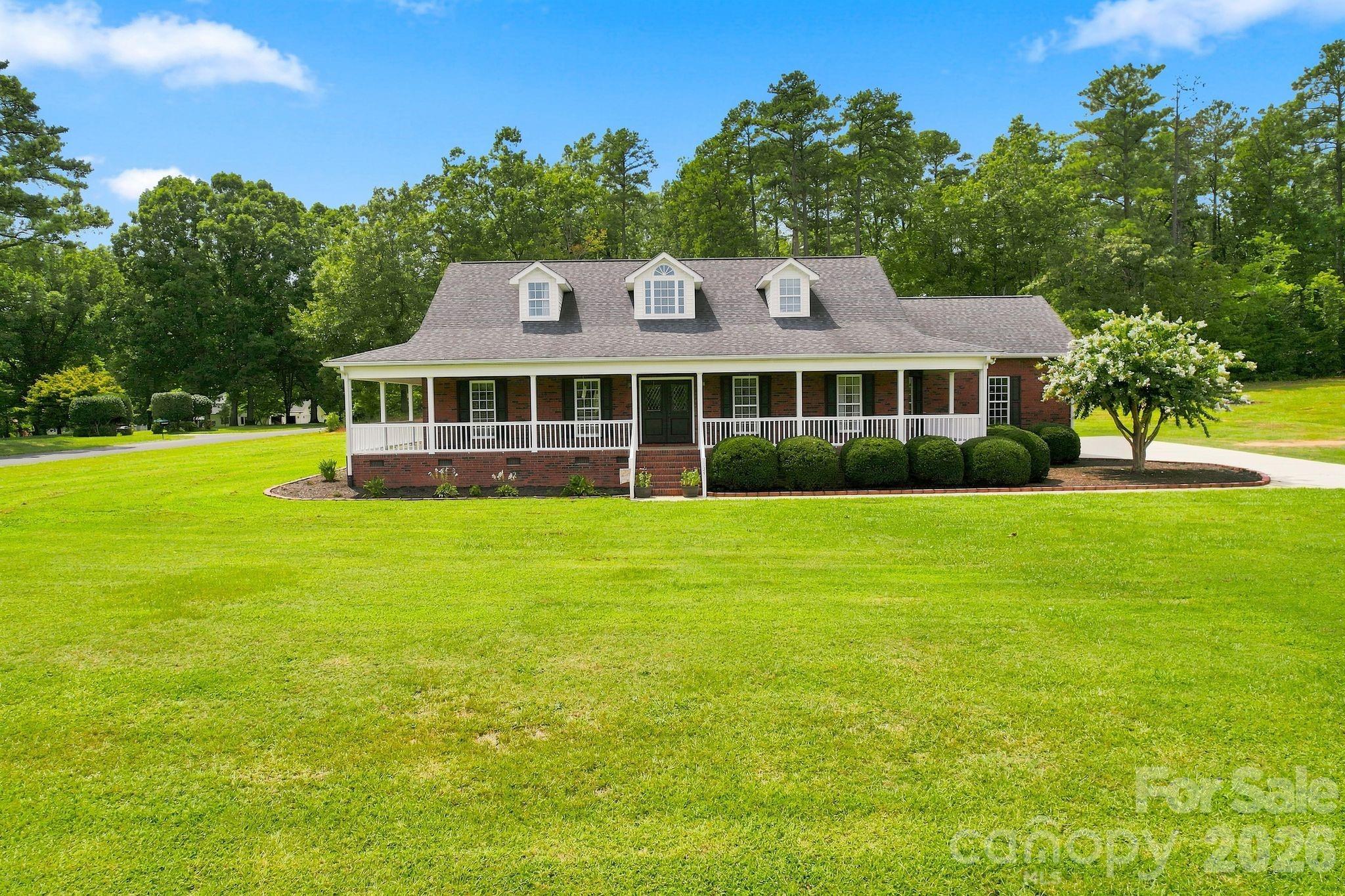 1134 Oakwood Drive — photo