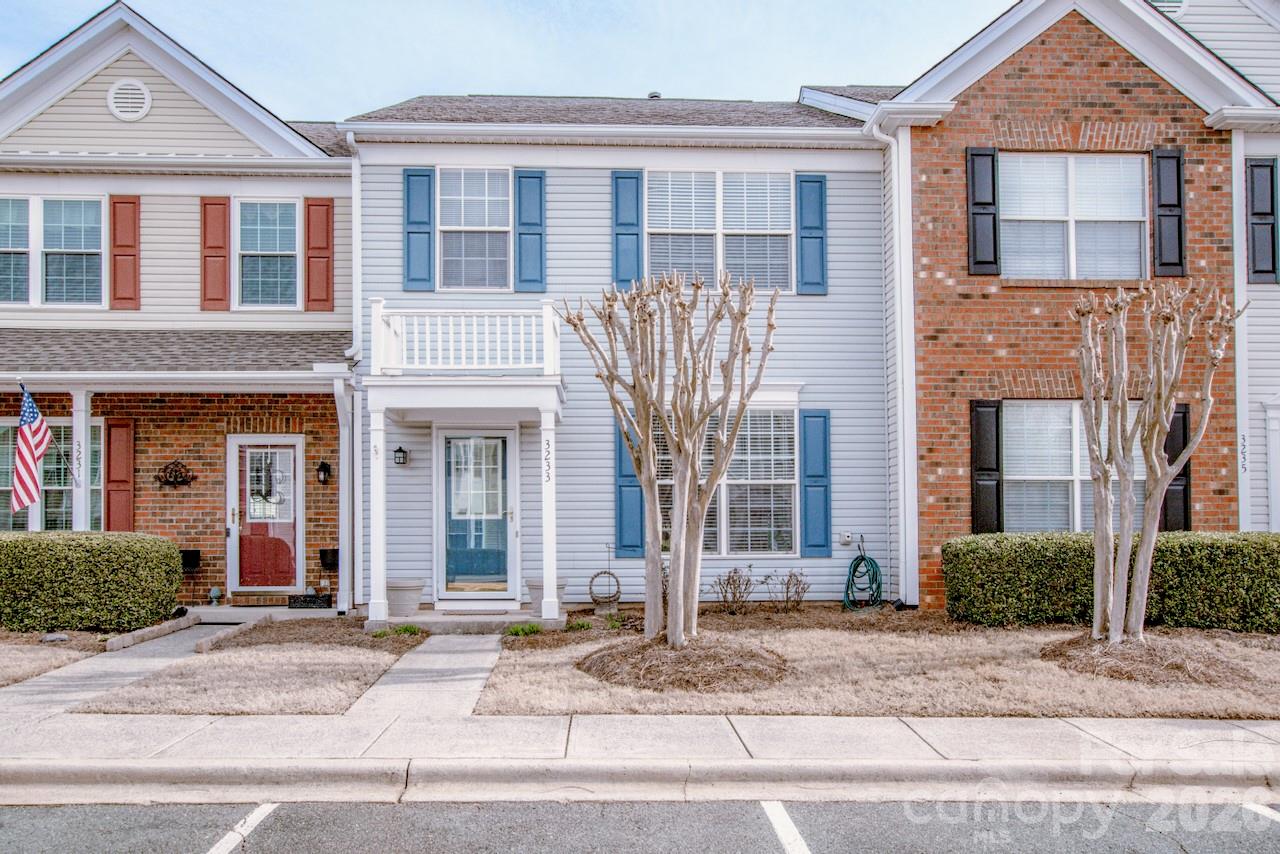 3233 Mannington Drive — photo
