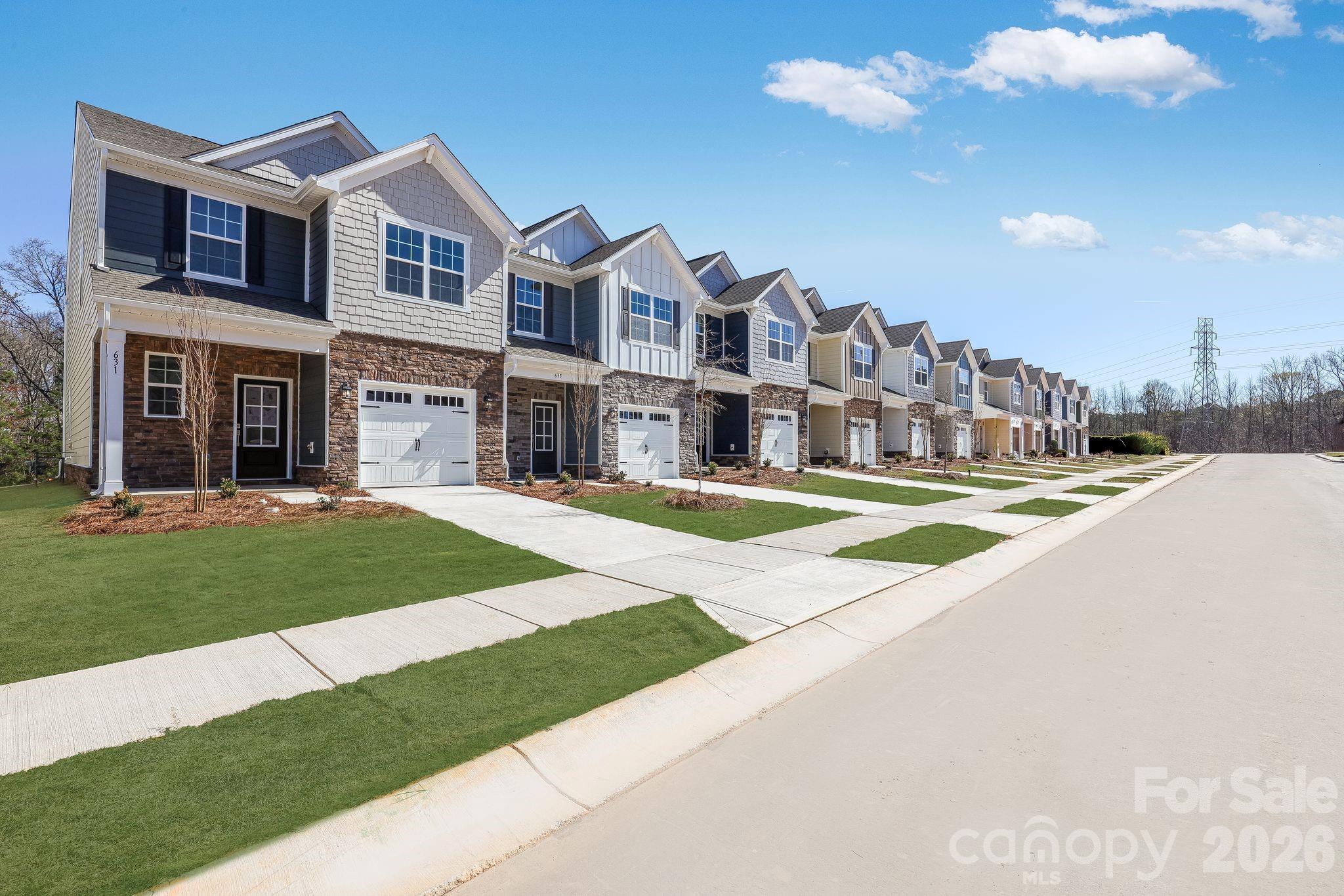 724 Sparano Loop 178 — photo