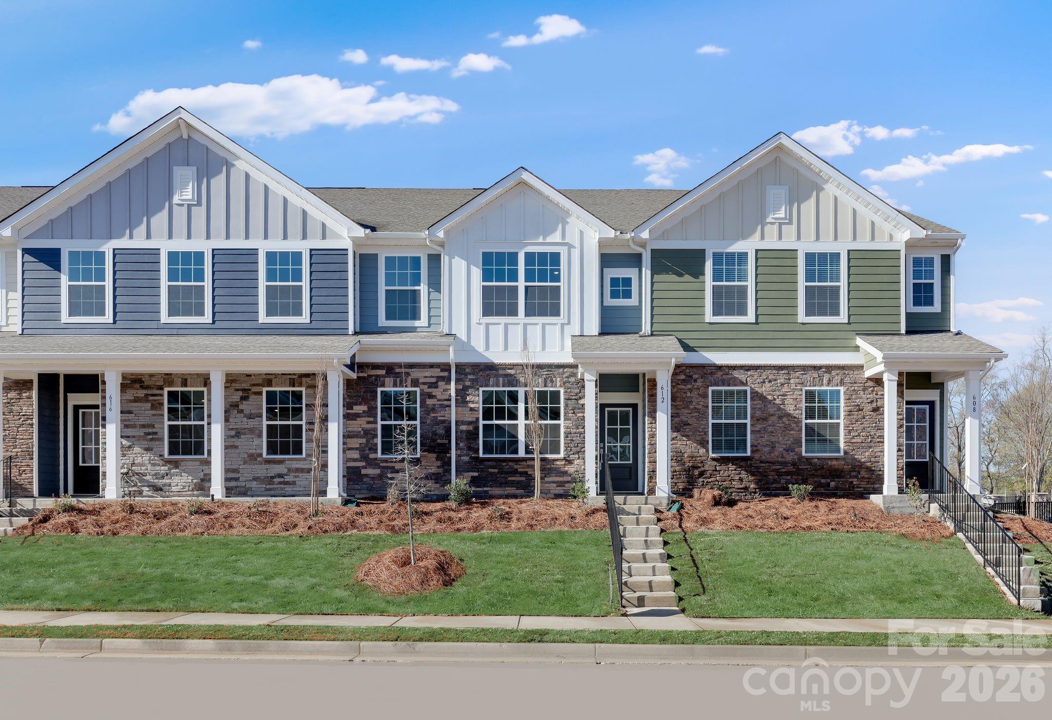 638 Sparano Loop 159 — photo