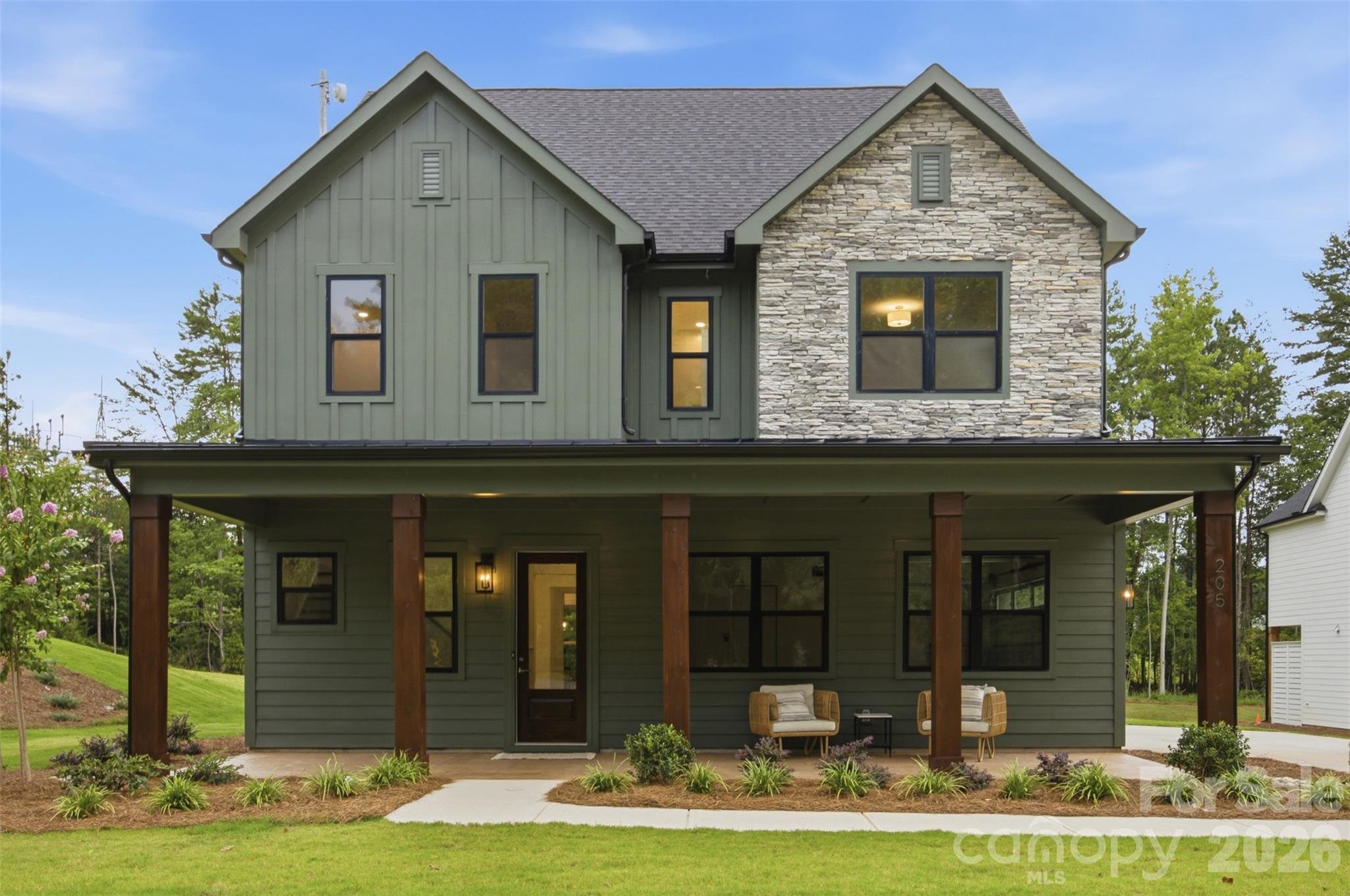 205 Parkdale Drive — photo