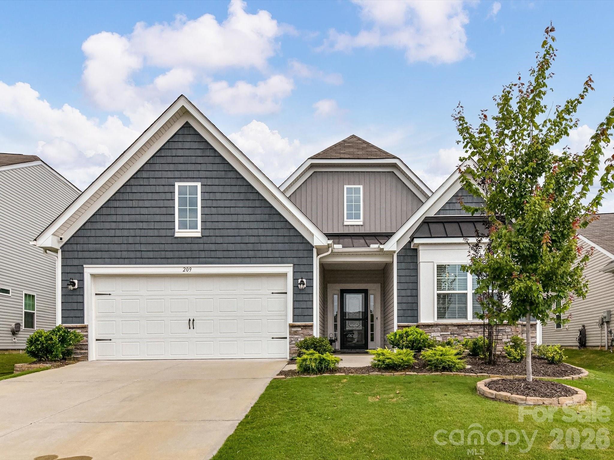 209 Kennerly Center Drive — photo