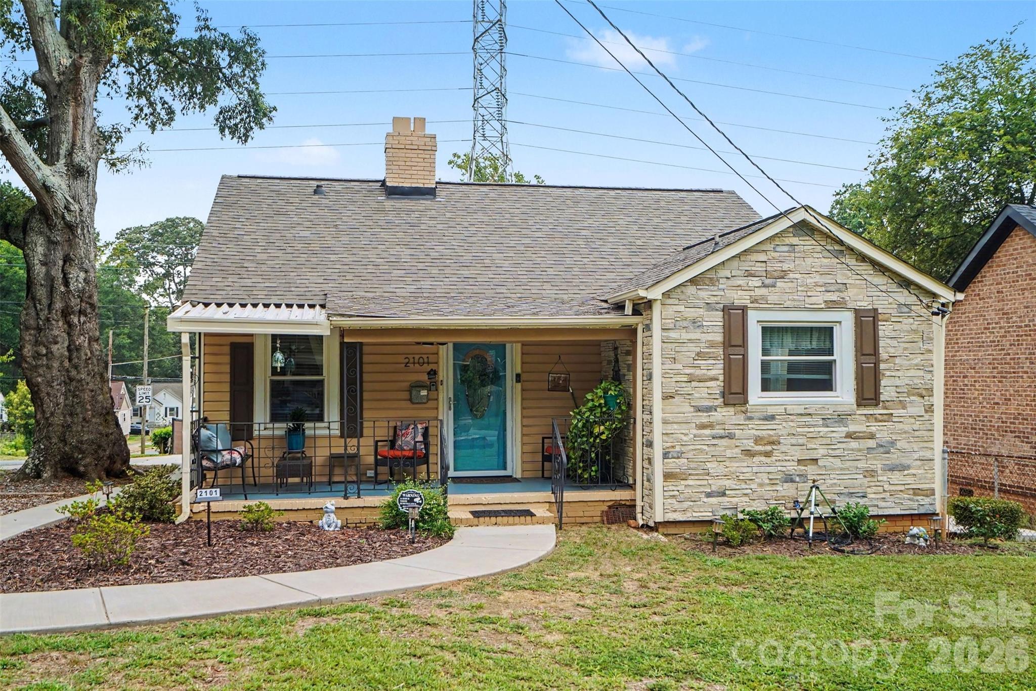 2101 Highland Street — photo