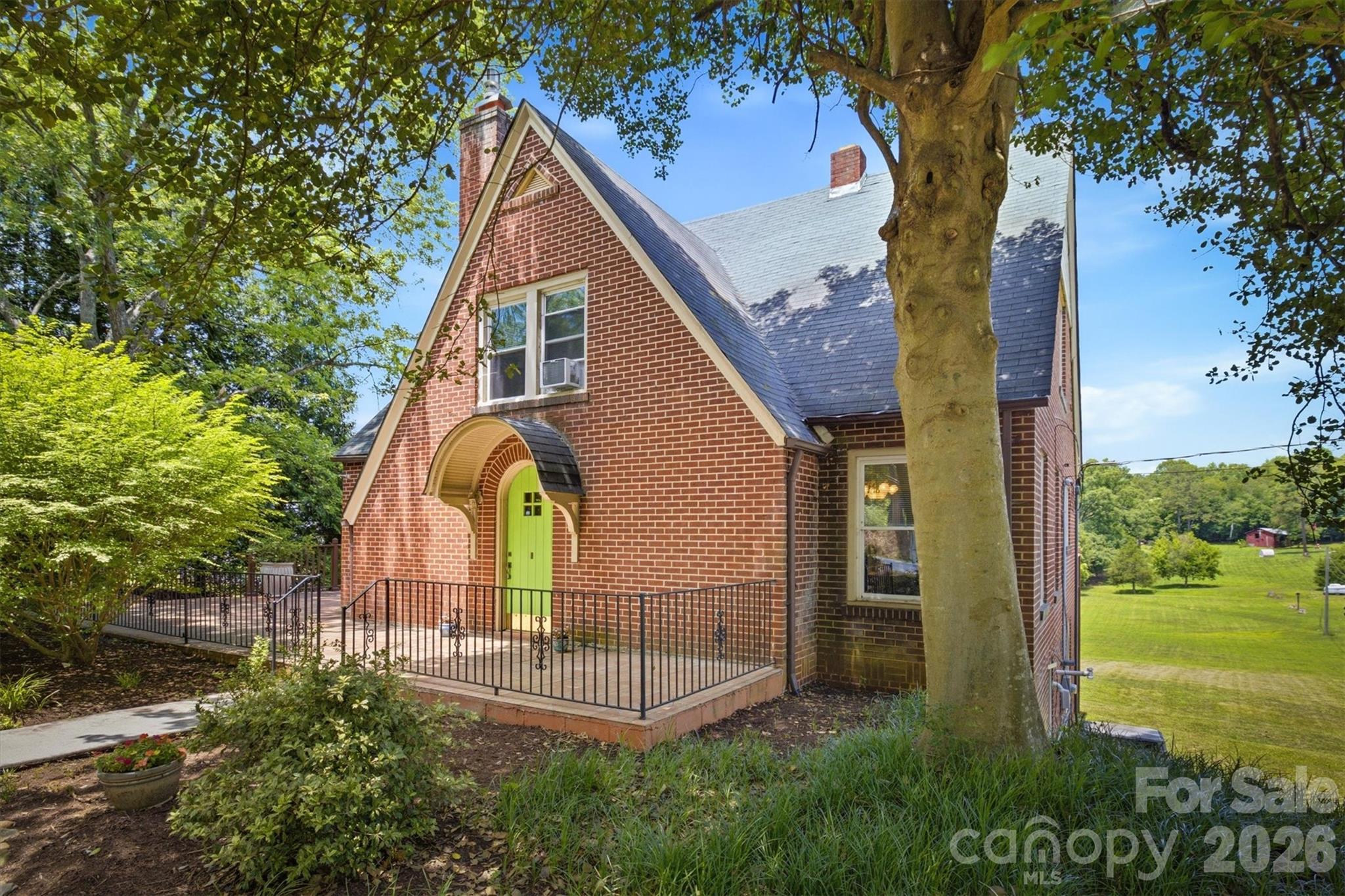 1205 E Union Street — photo
