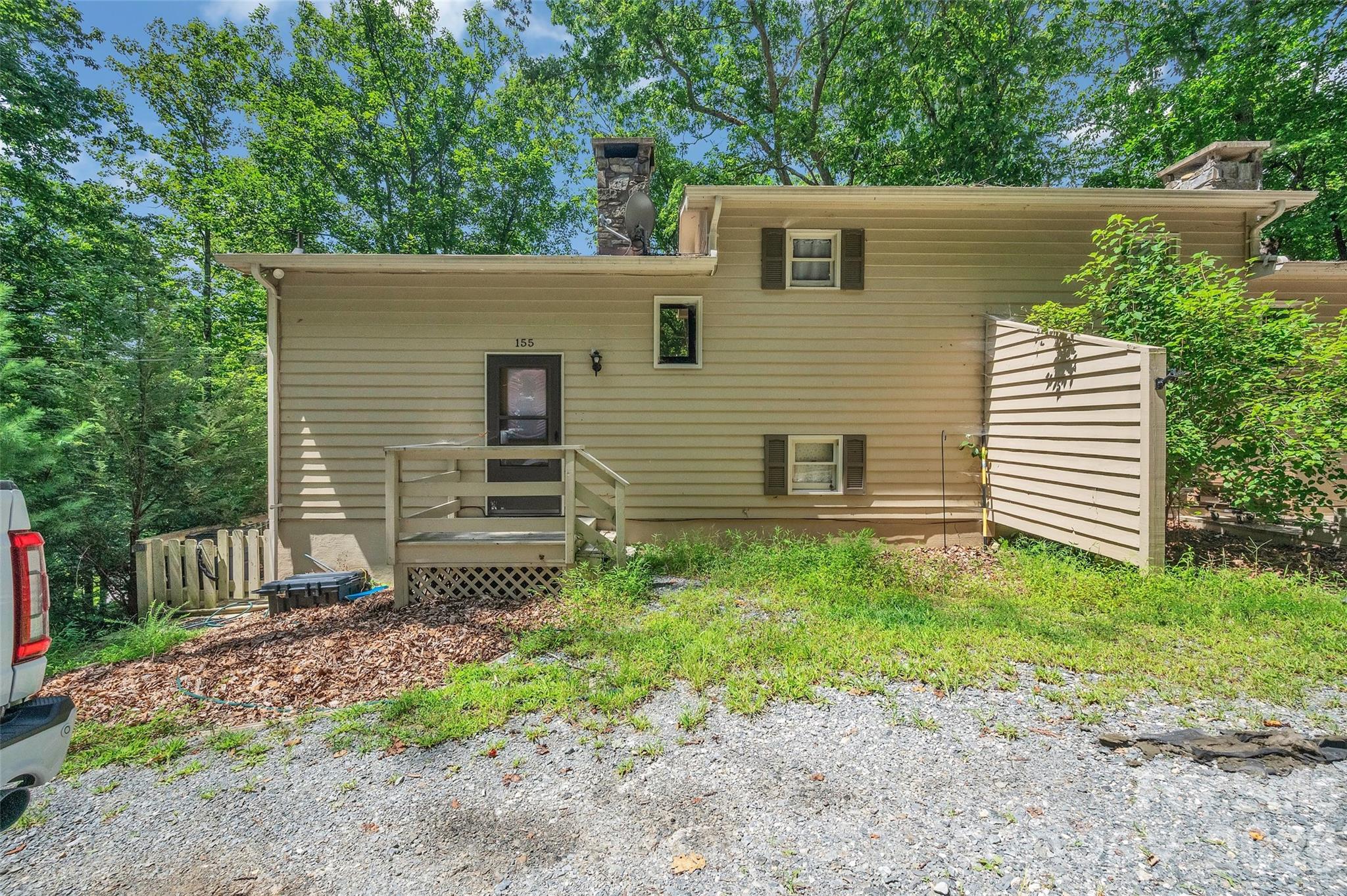 155 Horse Shoe Ridge Road E — photo