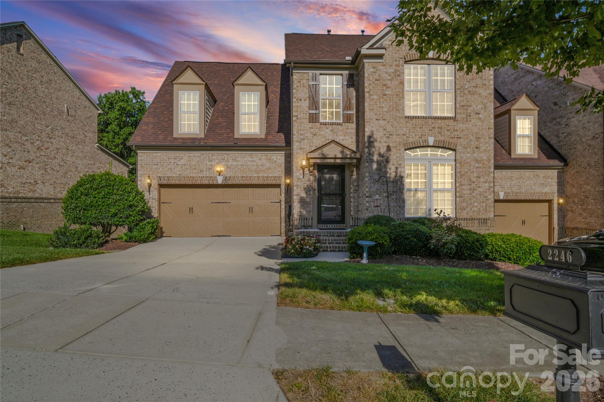 2246 Donnington Lane NW — photo