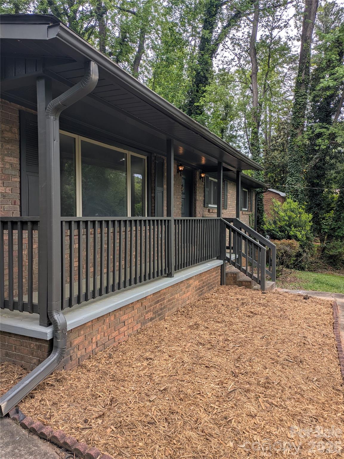 1002 Hemlock Drive — photo