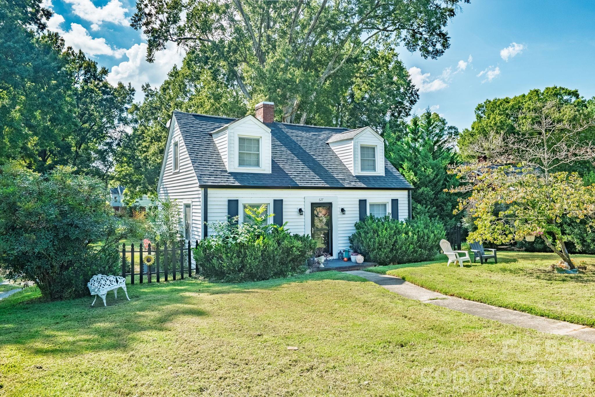 627 N 6th Street — photo