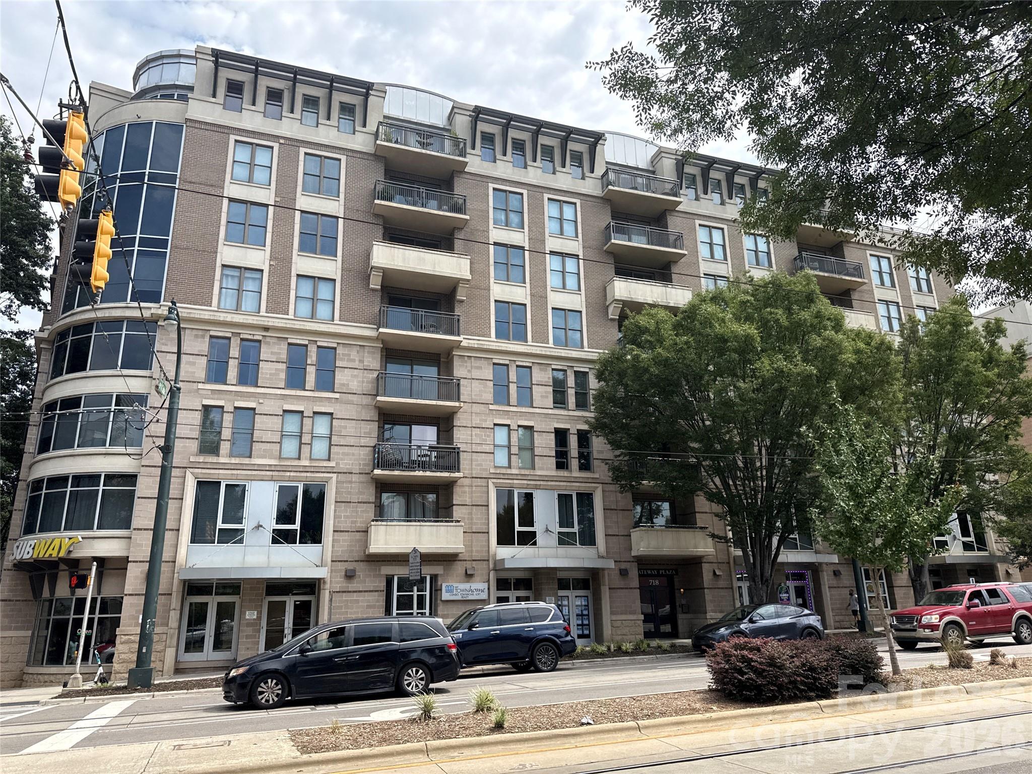 718 W Trade Street 408 — photo