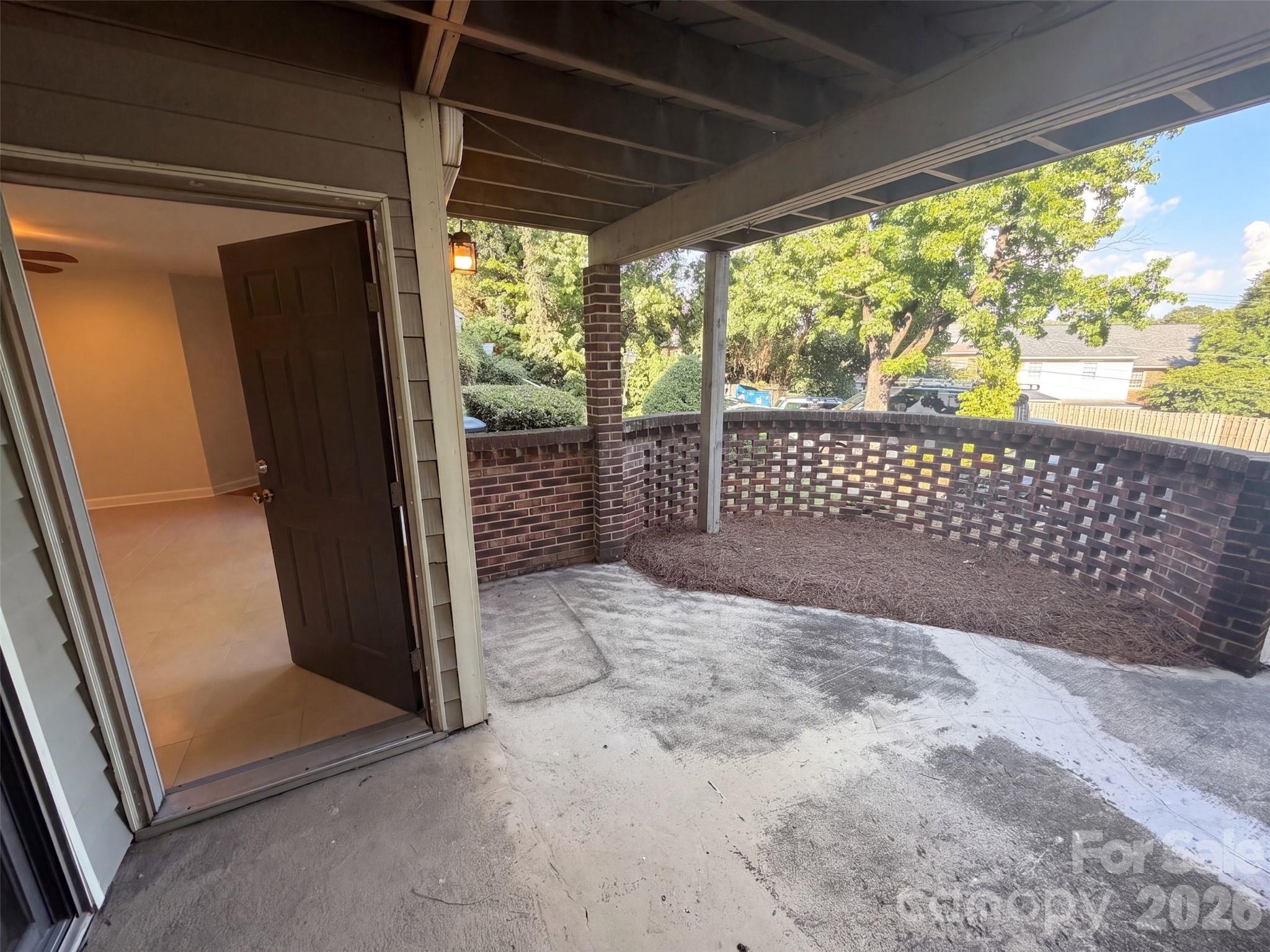 1612 Sharon Road W 61 — photo