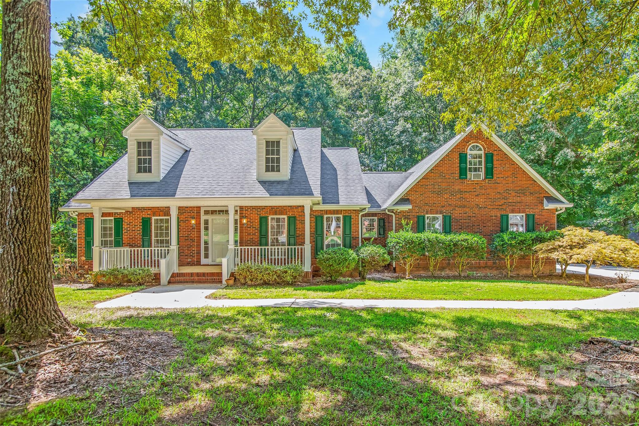 6756 Hawks Nest Lane — photo