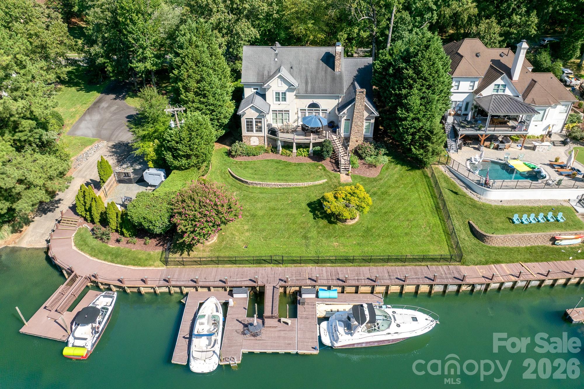 21300 Blakely Shores Drive — photo