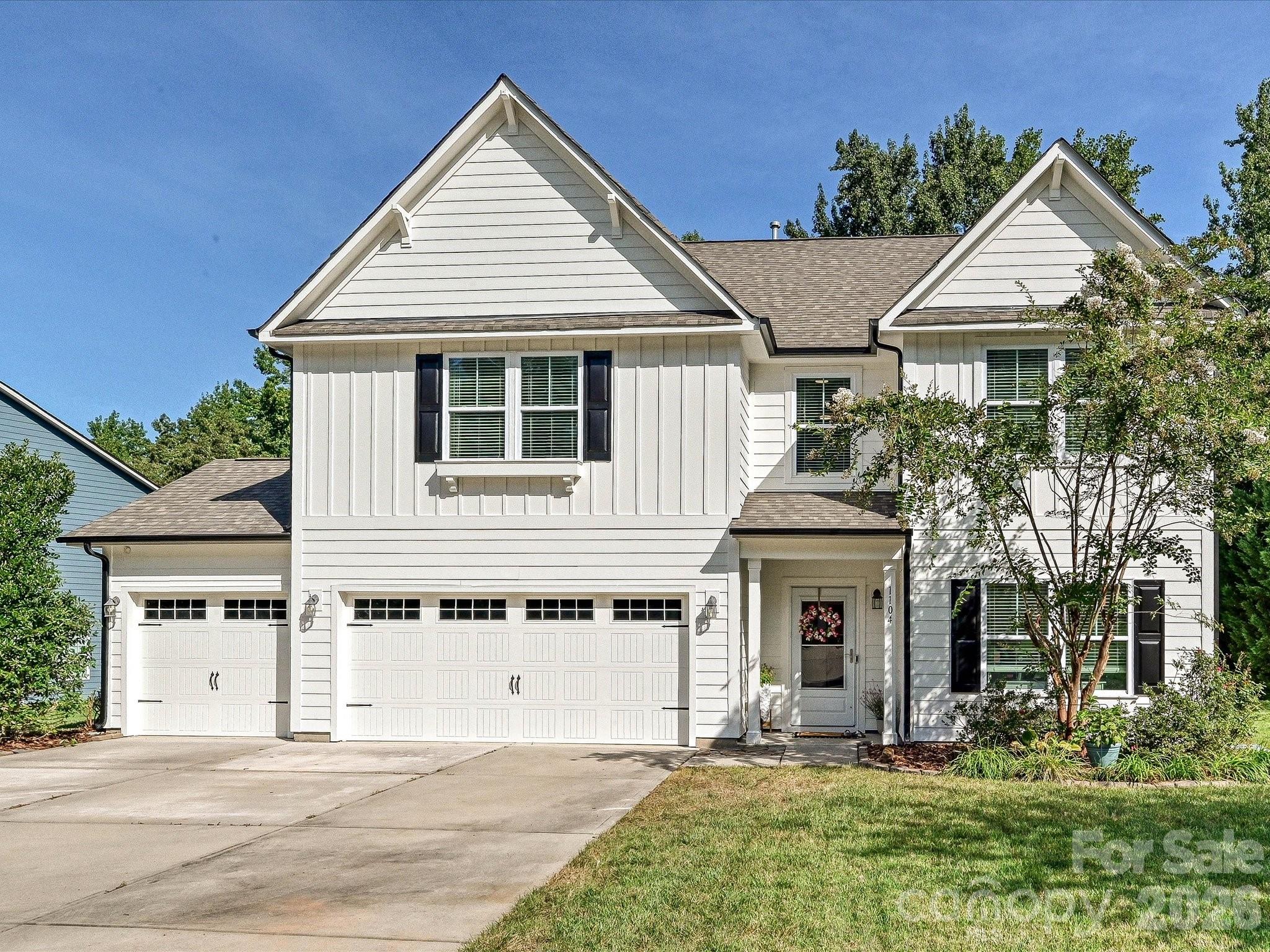 1104 Bassett Way — photo