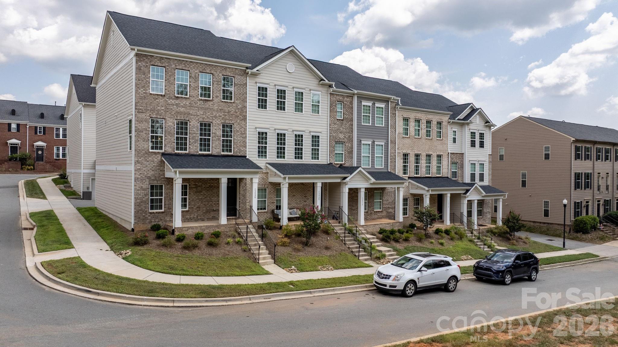 13924 Winmau Lane 10 — photo