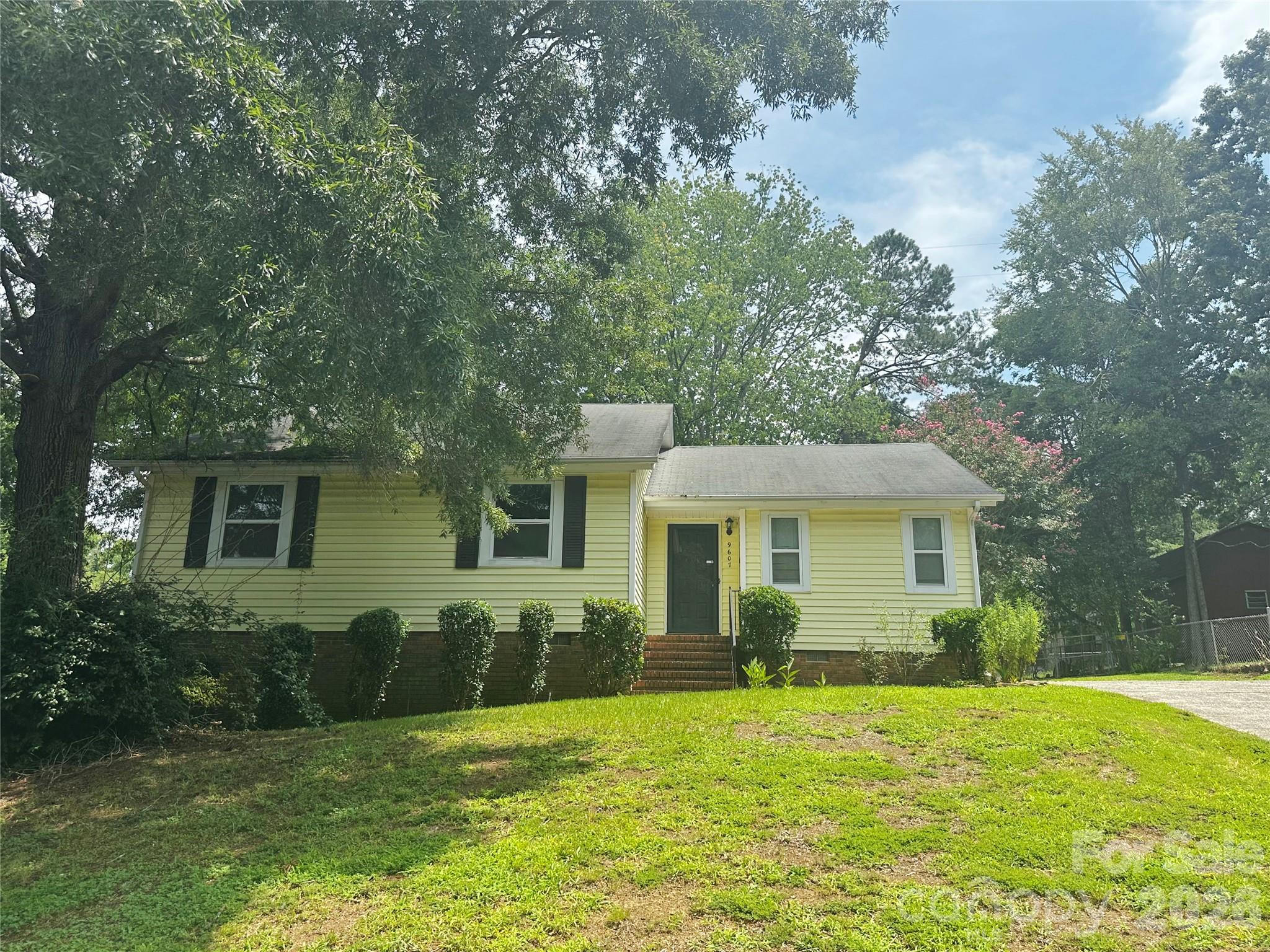 9607 Barkridge Road — photo