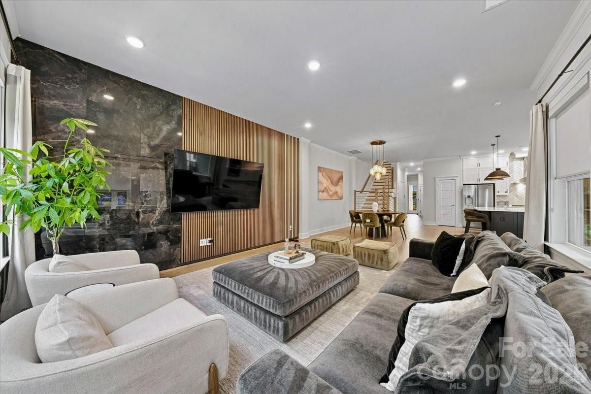 1233 Drummond Avenue — photo