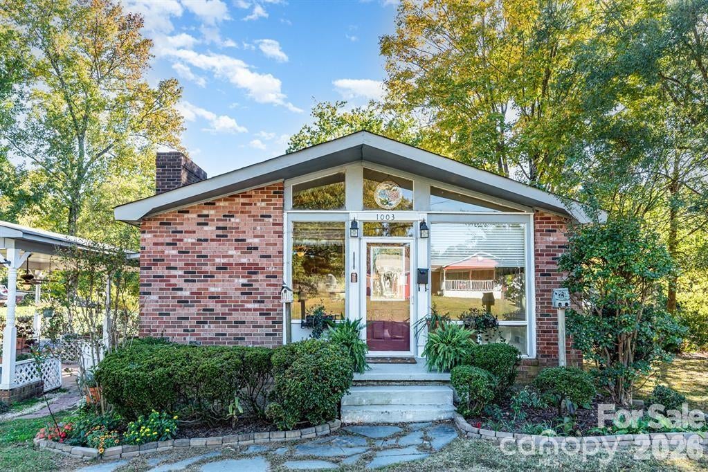1003 Robinhood Lane — photo