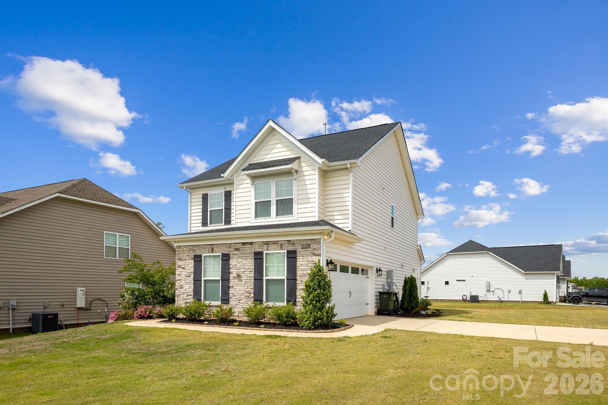 411 Hickory View Drive — photo