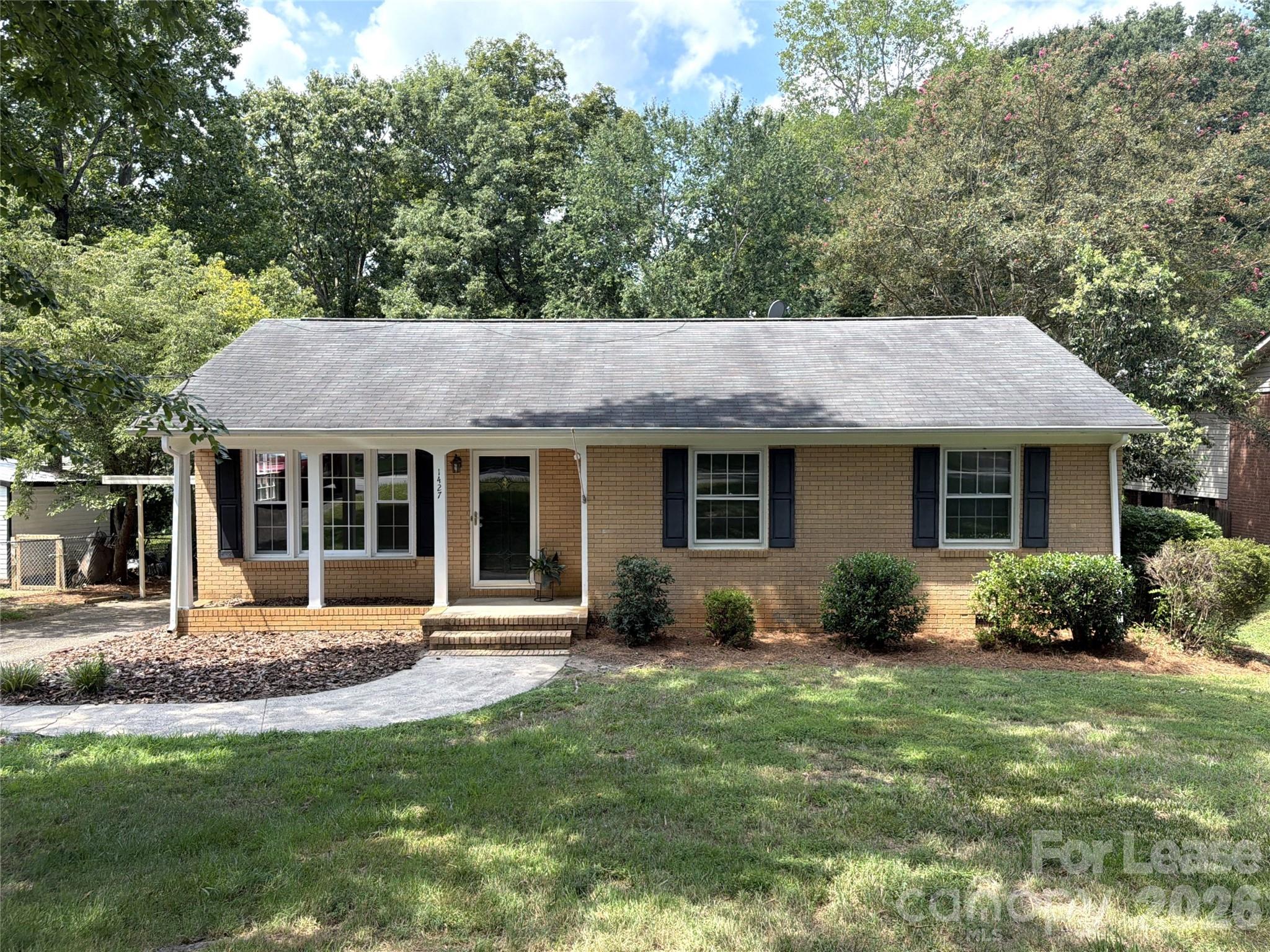 1427 Churchill Drive — photo