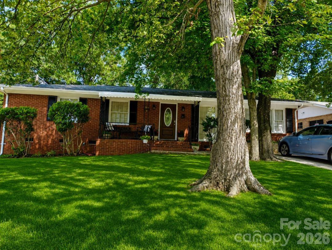 406 S Shaver Street — photo